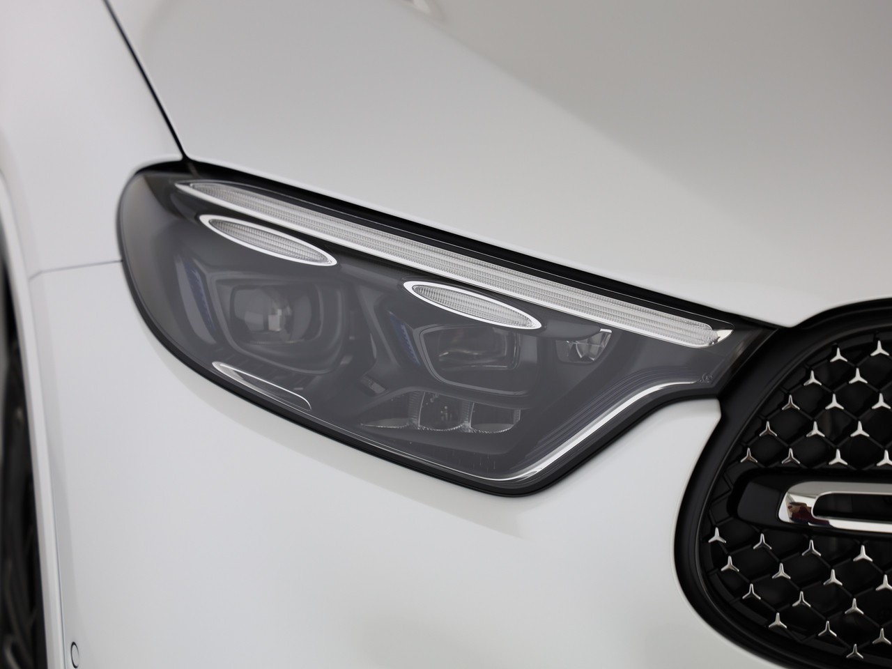 MERCEDES-BENZ GLC 220 d 4Matic 9G-Tronic-image-16