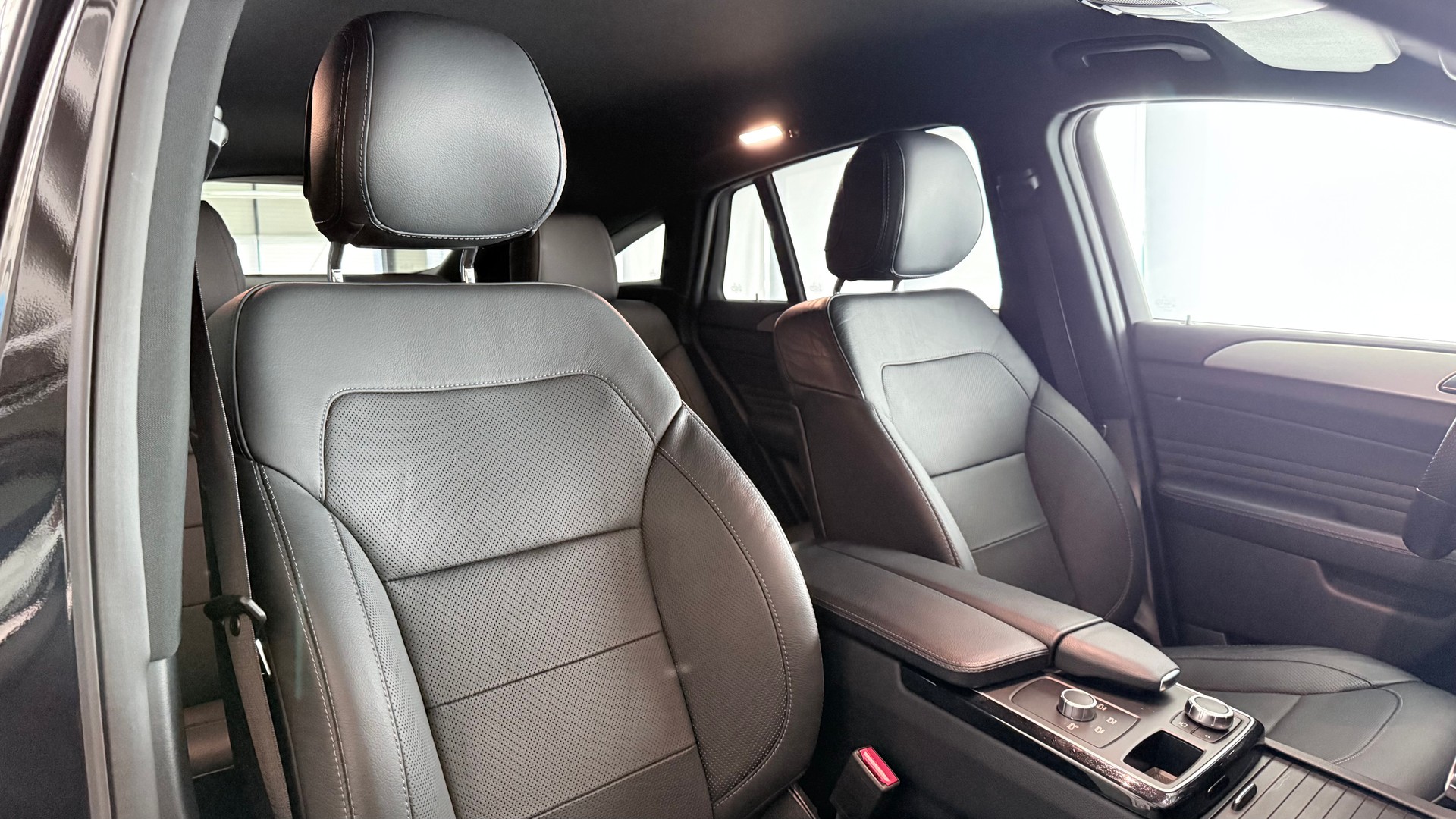 MERCEDES-BENZ GLE 350 d Coupé-image-24