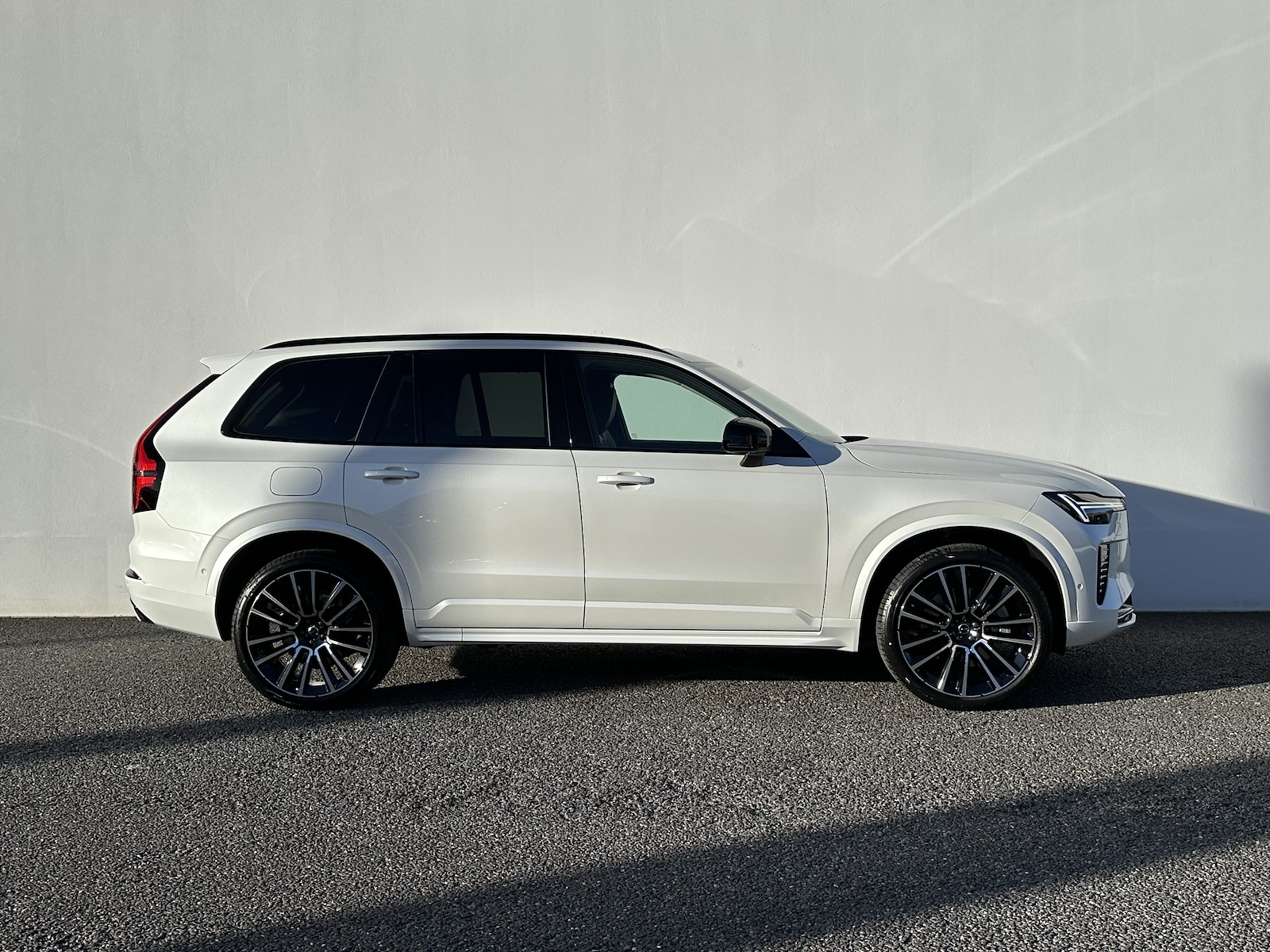 VOLVO XC90 2.0 T8 TE Ultra Dark eAWD-image-4