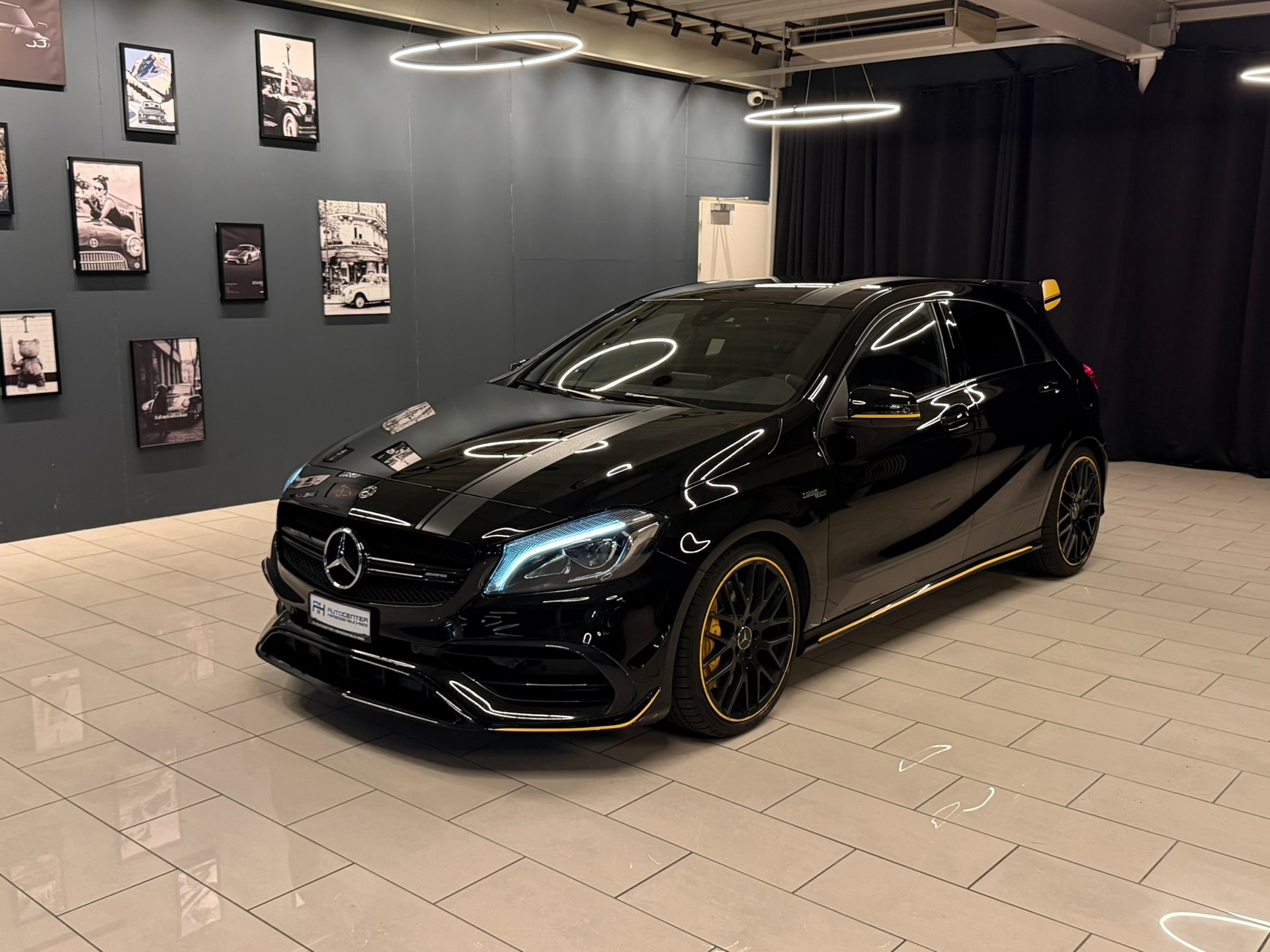 MERCEDES-BENZ A 45 AMG Yellow Night Edition 4Matic 7G-DCT-showroom-element-2
