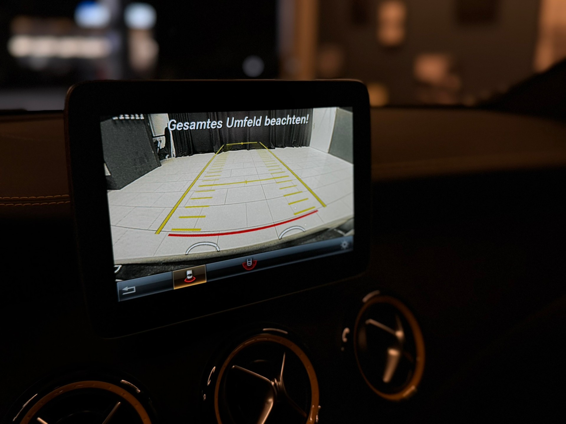 MERCEDES-BENZ A 45 AMG Yellow Night Edition 4Matic 7G-DCT-image-21