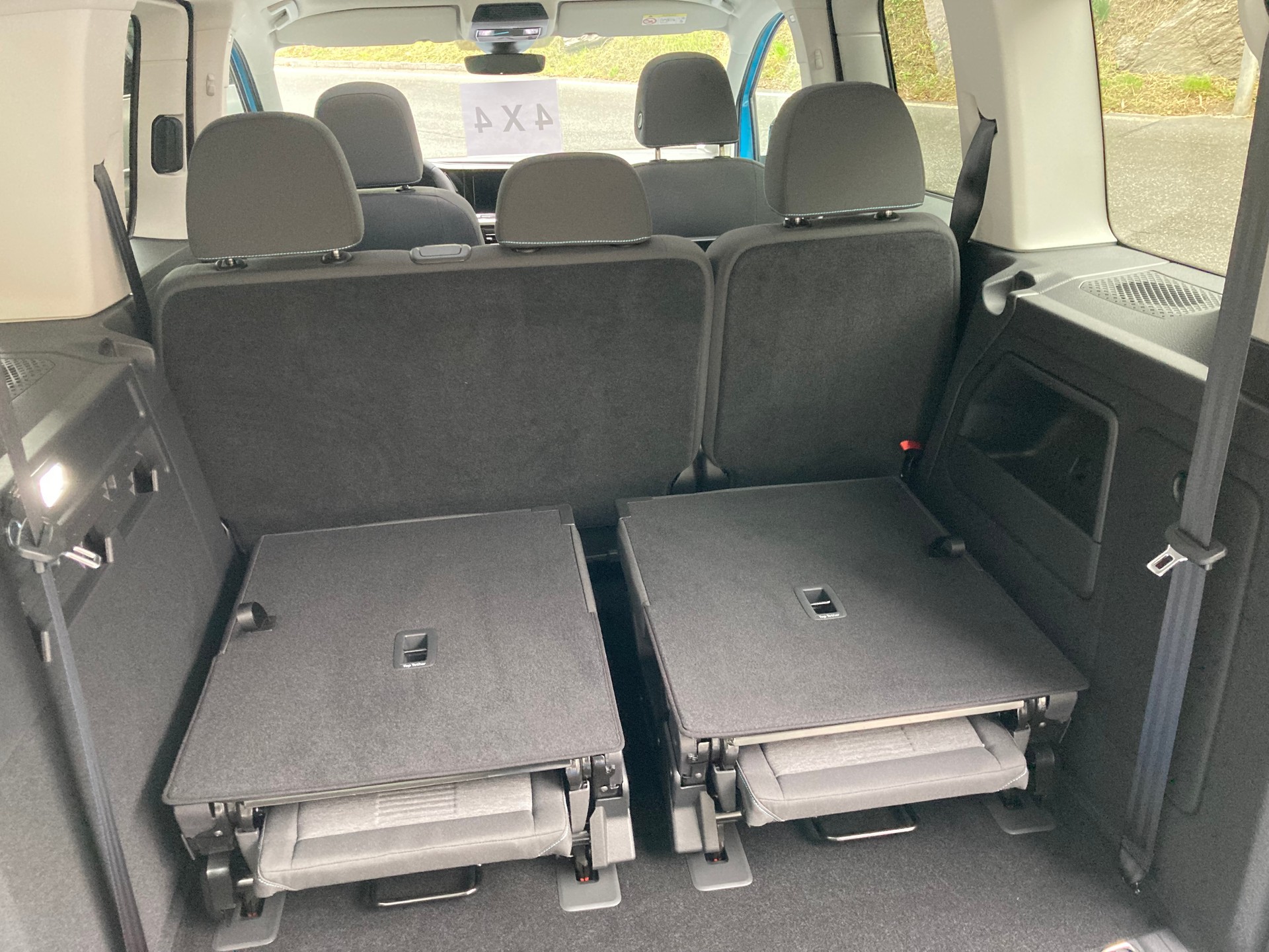 FORD Grand Tourneo Connect 2.0 EcoBlue AWD Active-image-18