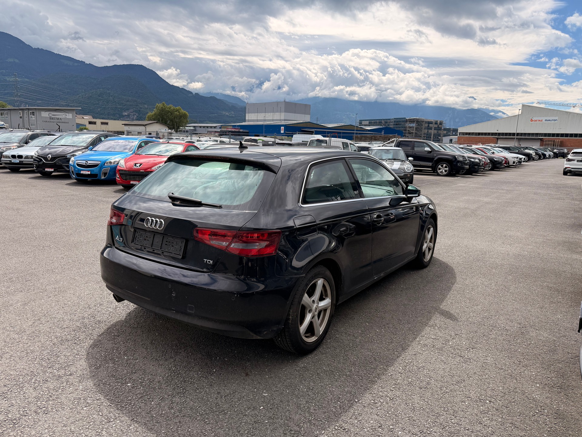 AUDI A3 1.6 TDI Attraction-image-3