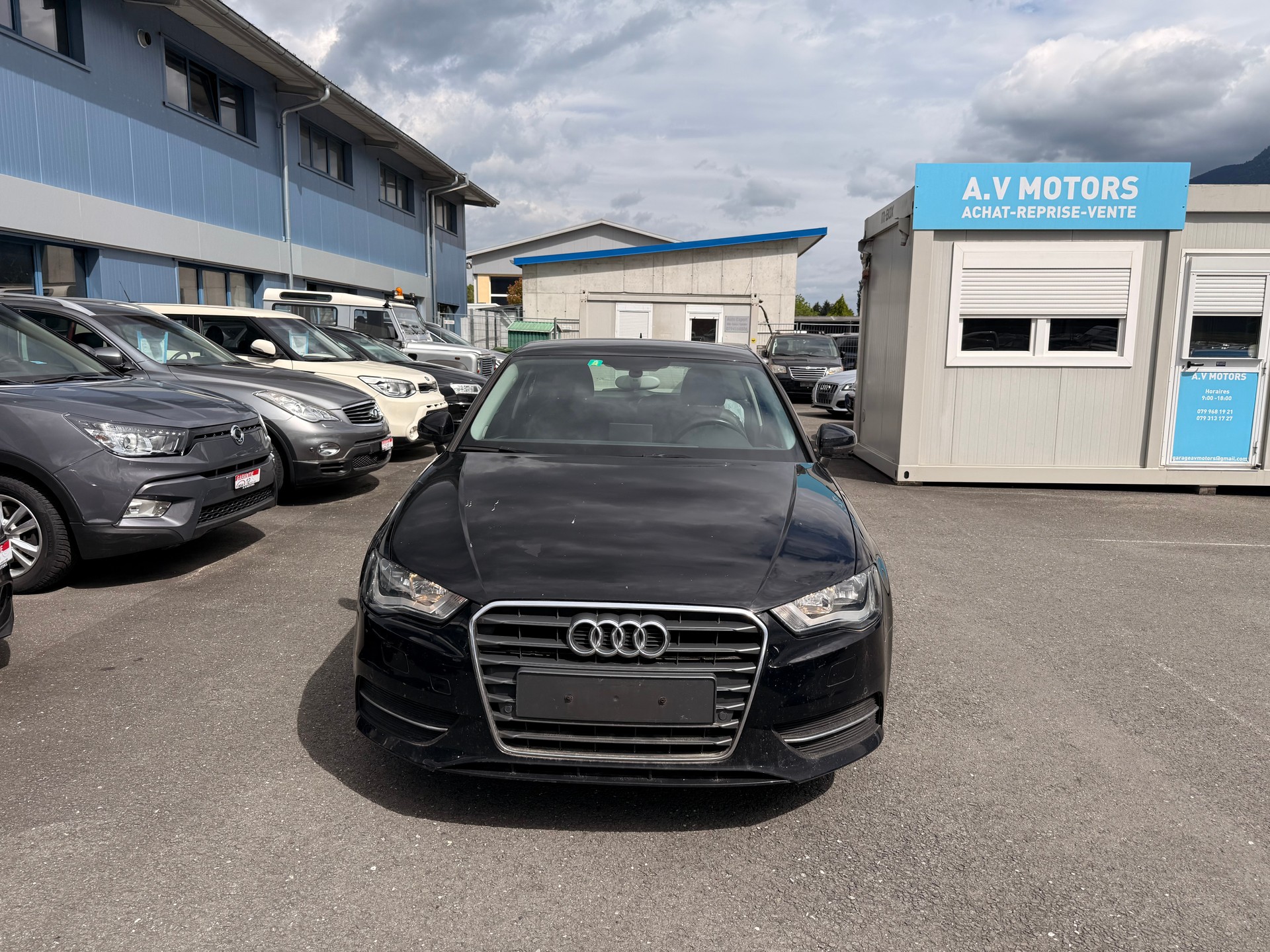 AUDI A3 1.6 TDI Attraction-image-1