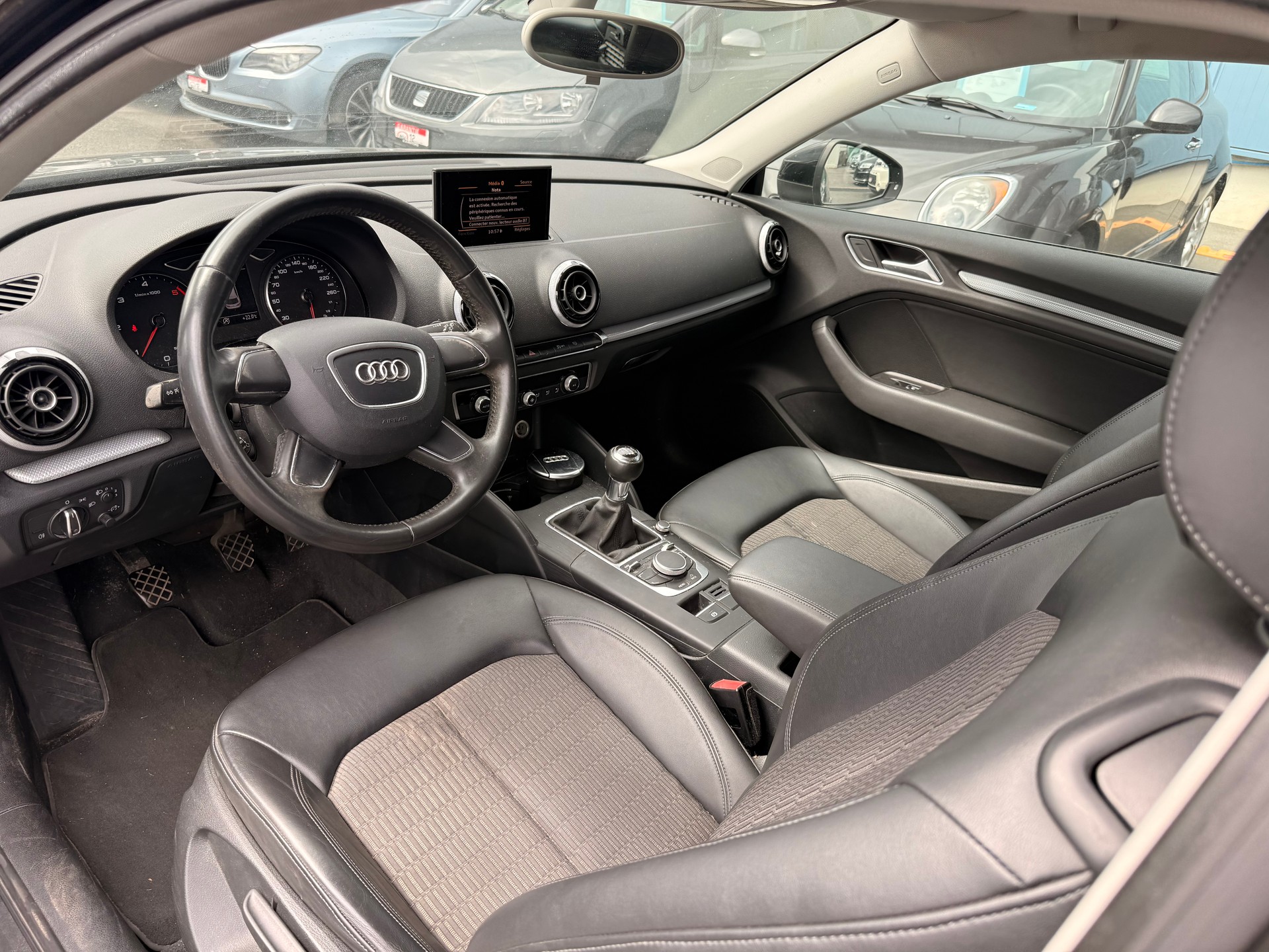 AUDI A3 1.6 TDI Attraction-image-7