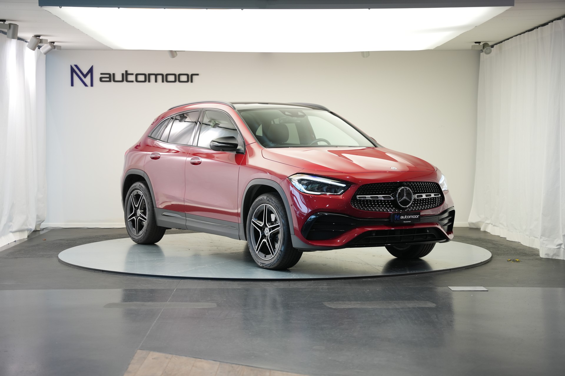 MERCEDES-BENZ GLA 200 AMG Line 7G-DCT *CH-Fahrzeug* *Panorama*-showroom-element-2