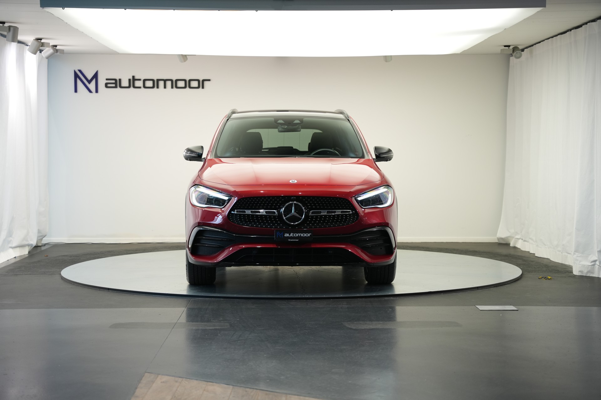 MERCEDES-BENZ GLA 200 AMG Line 7G-DCT *CH-Fahrzeug* *Panorama*-showroom-element-1
