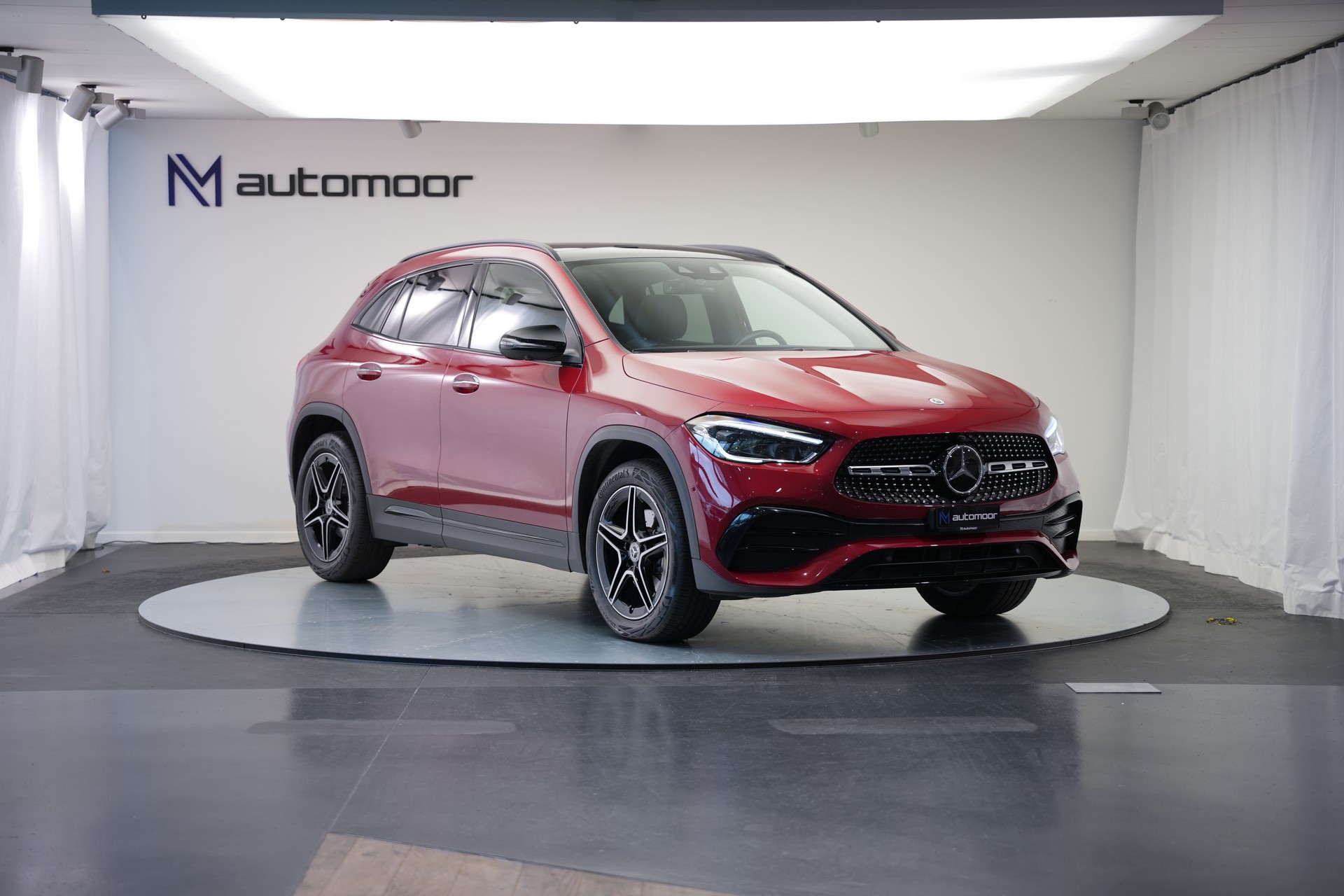 MERCEDES-BENZ GLA 200 AMG Line 7G-DCT *CH-Fahrzeug* *Panorama*-showroom-element-2
