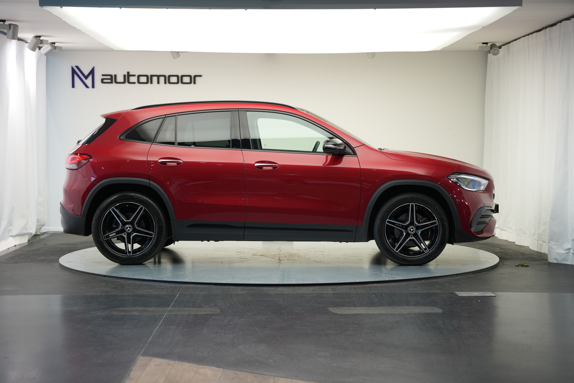 MERCEDES-BENZ GLA 200 AMG Line 7G-DCT *CH-Fahrzeug* *Panorama*-showroom-element-3