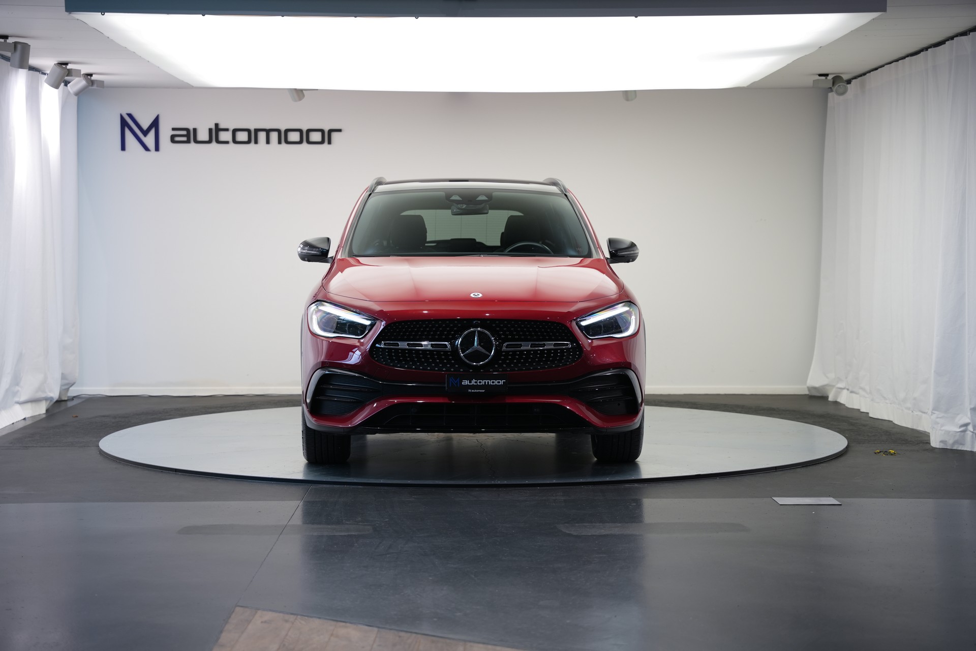 MERCEDES-BENZ GLA 200 AMG Line 7G-DCT *CH-Fahrzeug* *Panorama*-showroom-element-1