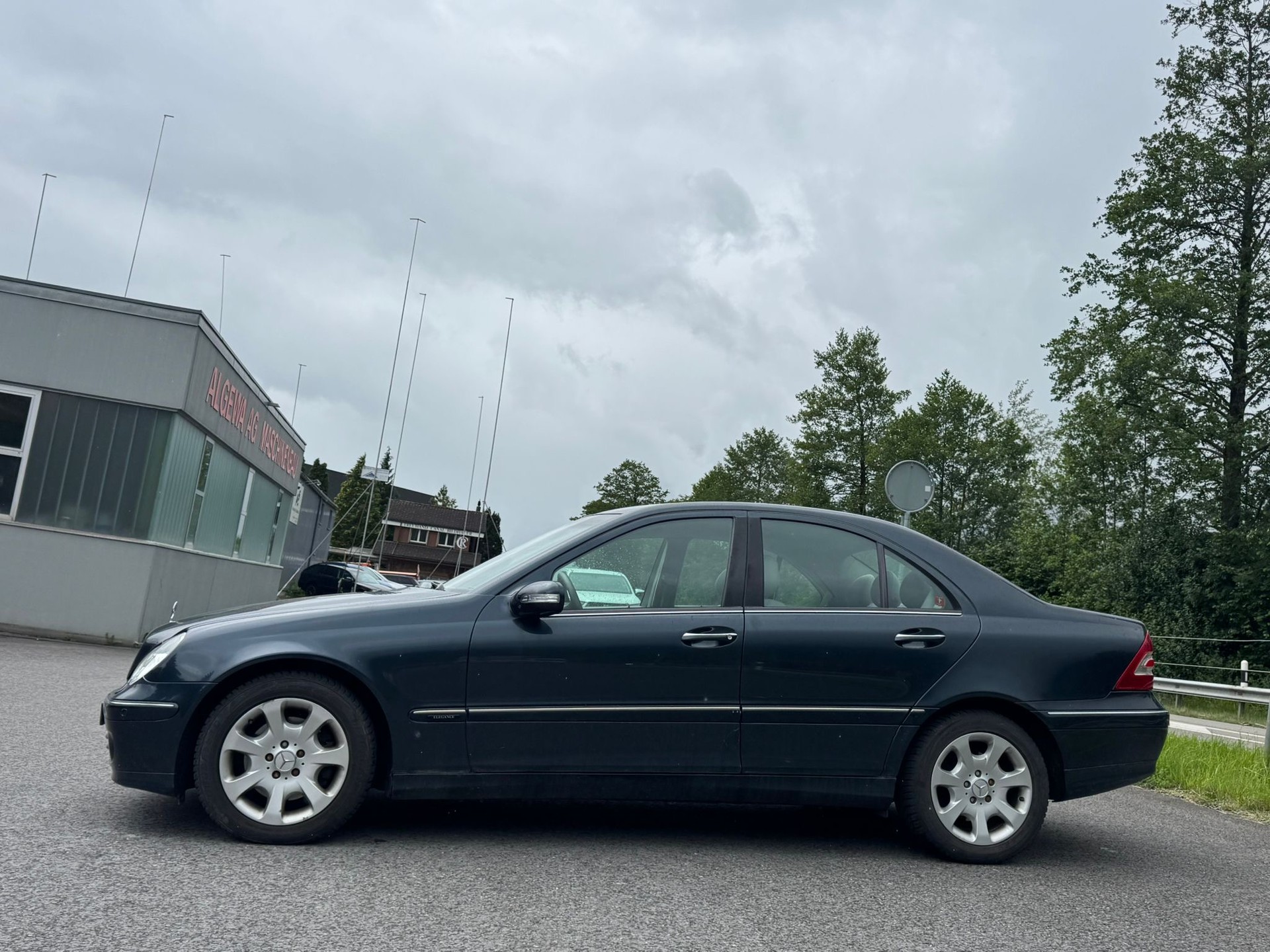 MERCEDES-BENZ C 240 Elégance-image-4