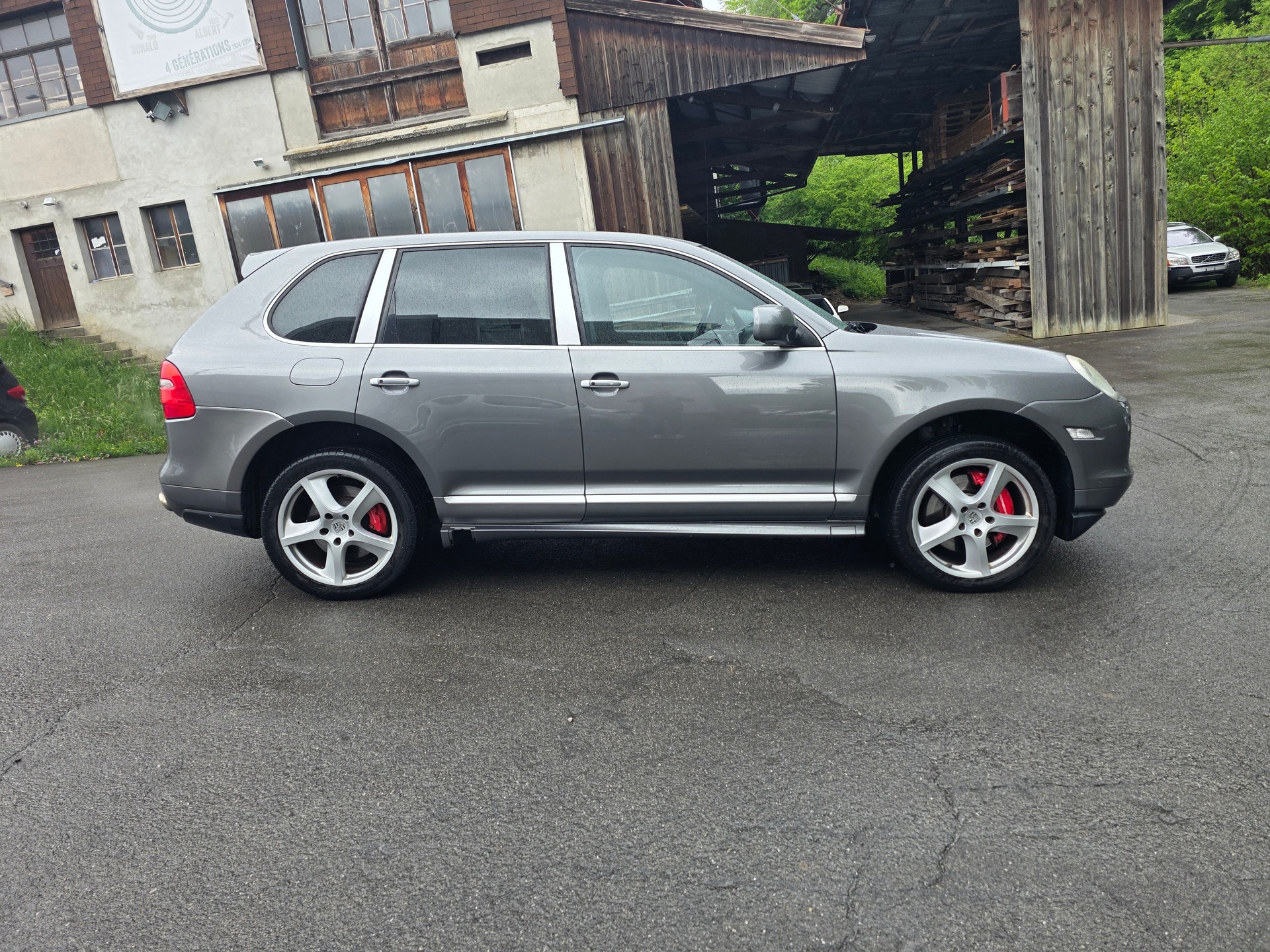 PORSCHE Cayenne Turbo-image-3