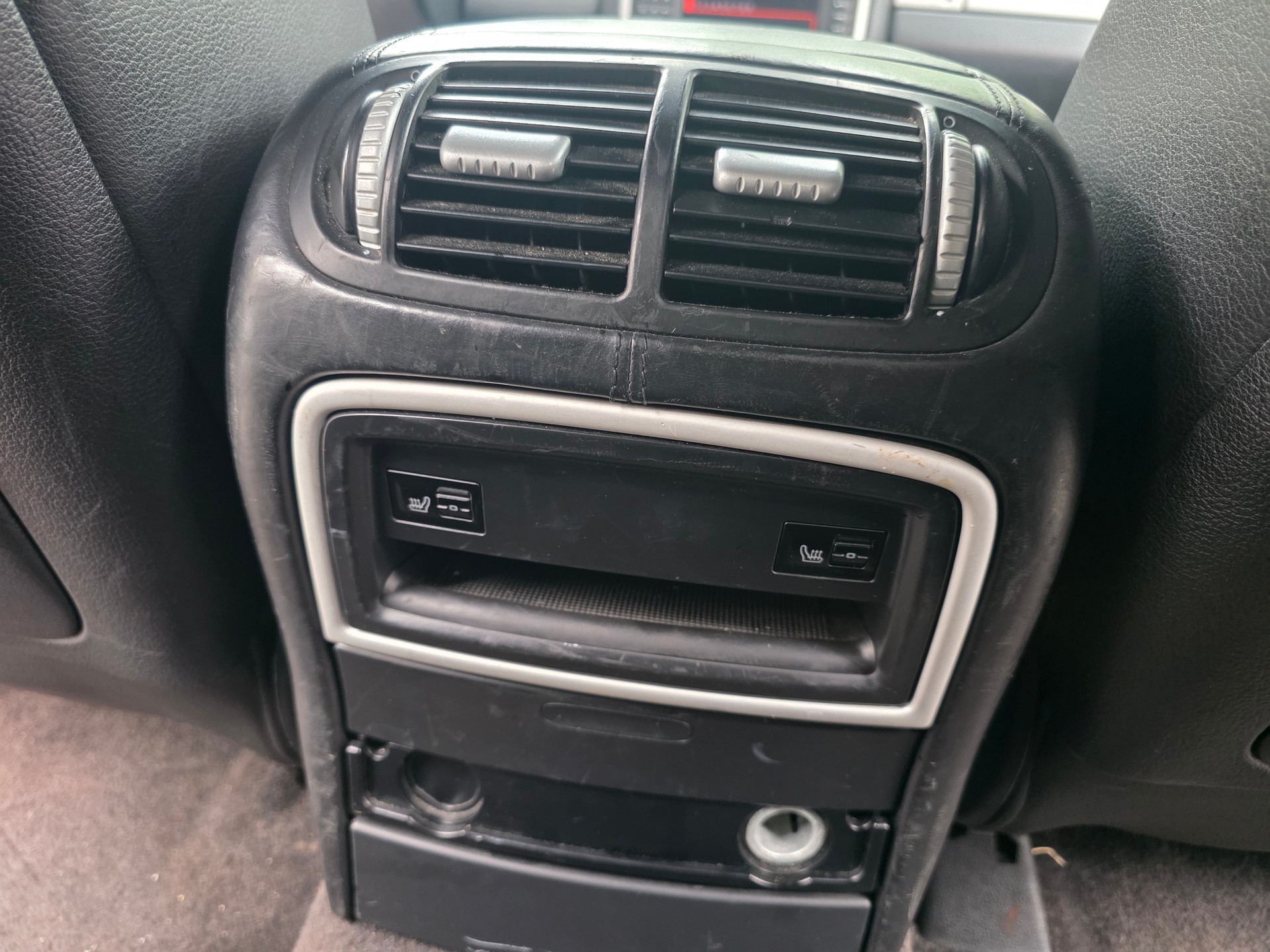 PORSCHE Cayenne Turbo-image-12