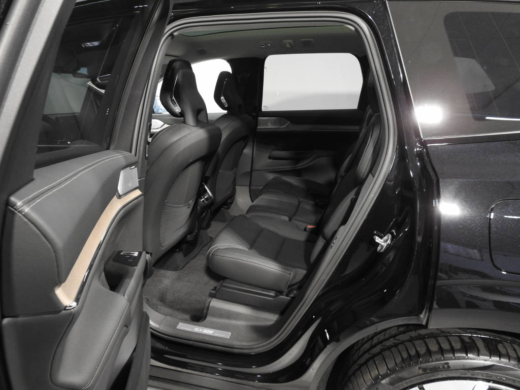 VOLVO EX 90 Twin Ultra AWD-image-12
