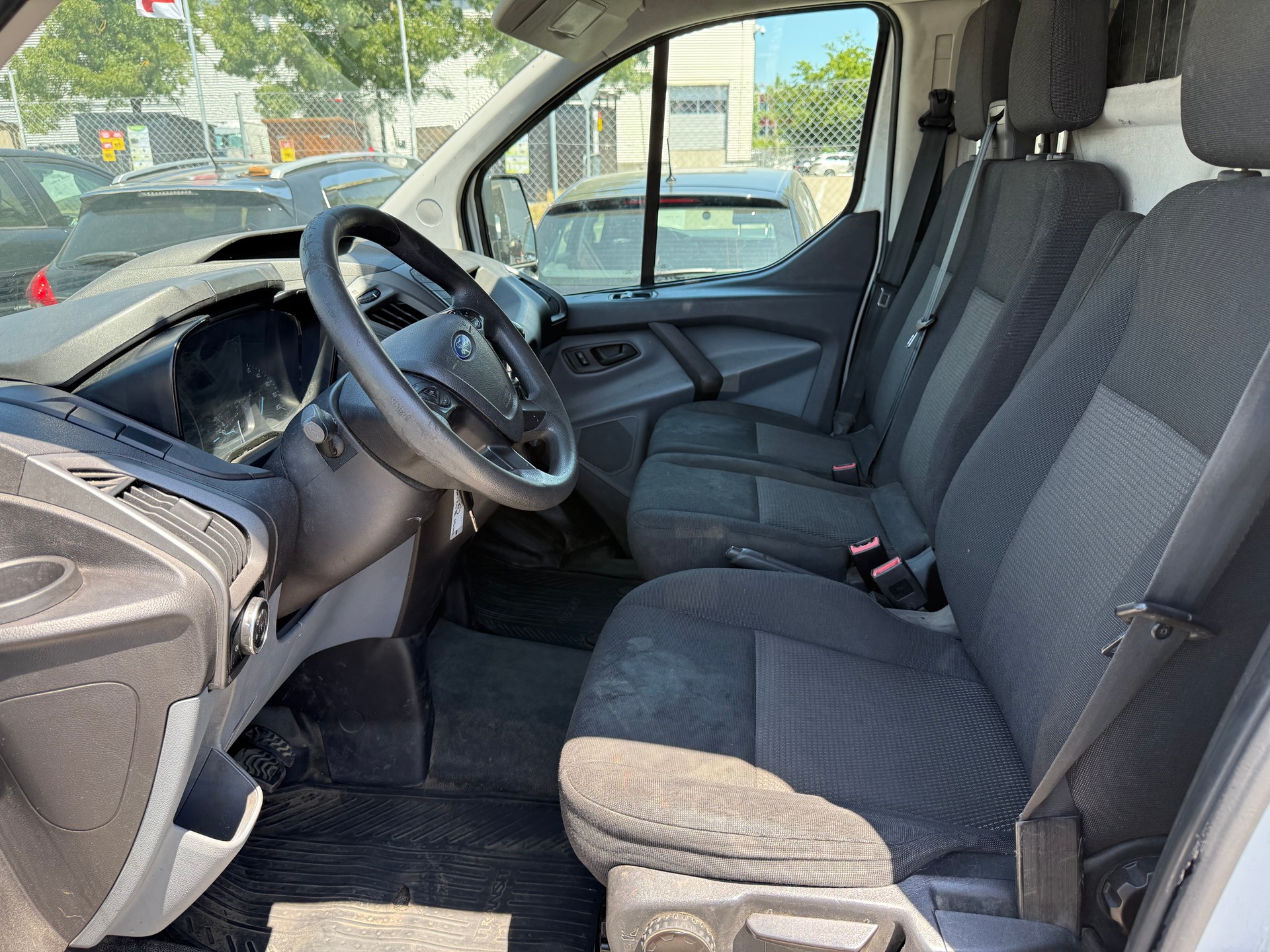 FORD Transit Custom Van 250 L1H1 Startup-image-6