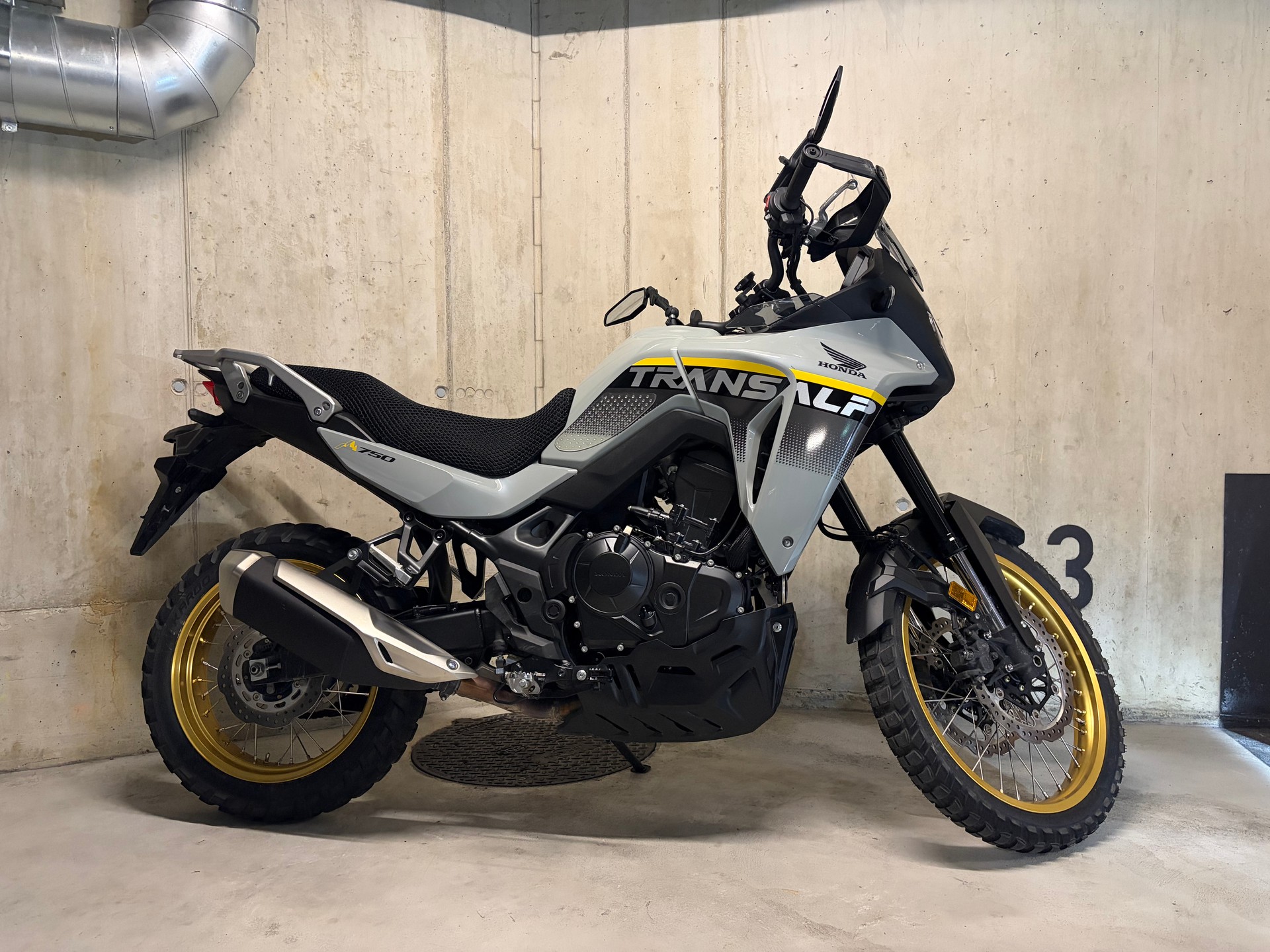 HONDA Transalp-image-1