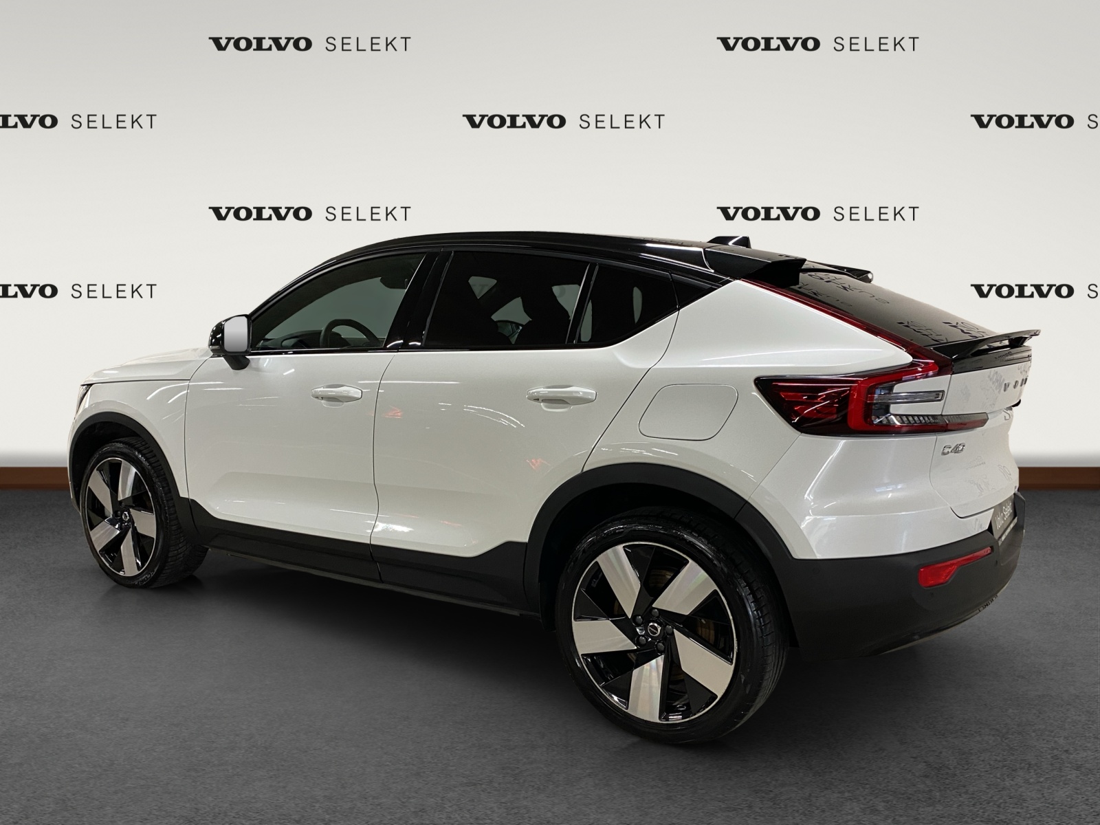 VOLVO C40 P8 Twin Recharge AWD-showroom-element-2