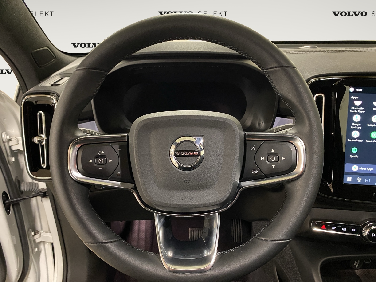 VOLVO C40 P8 Twin Recharge AWD-image-7