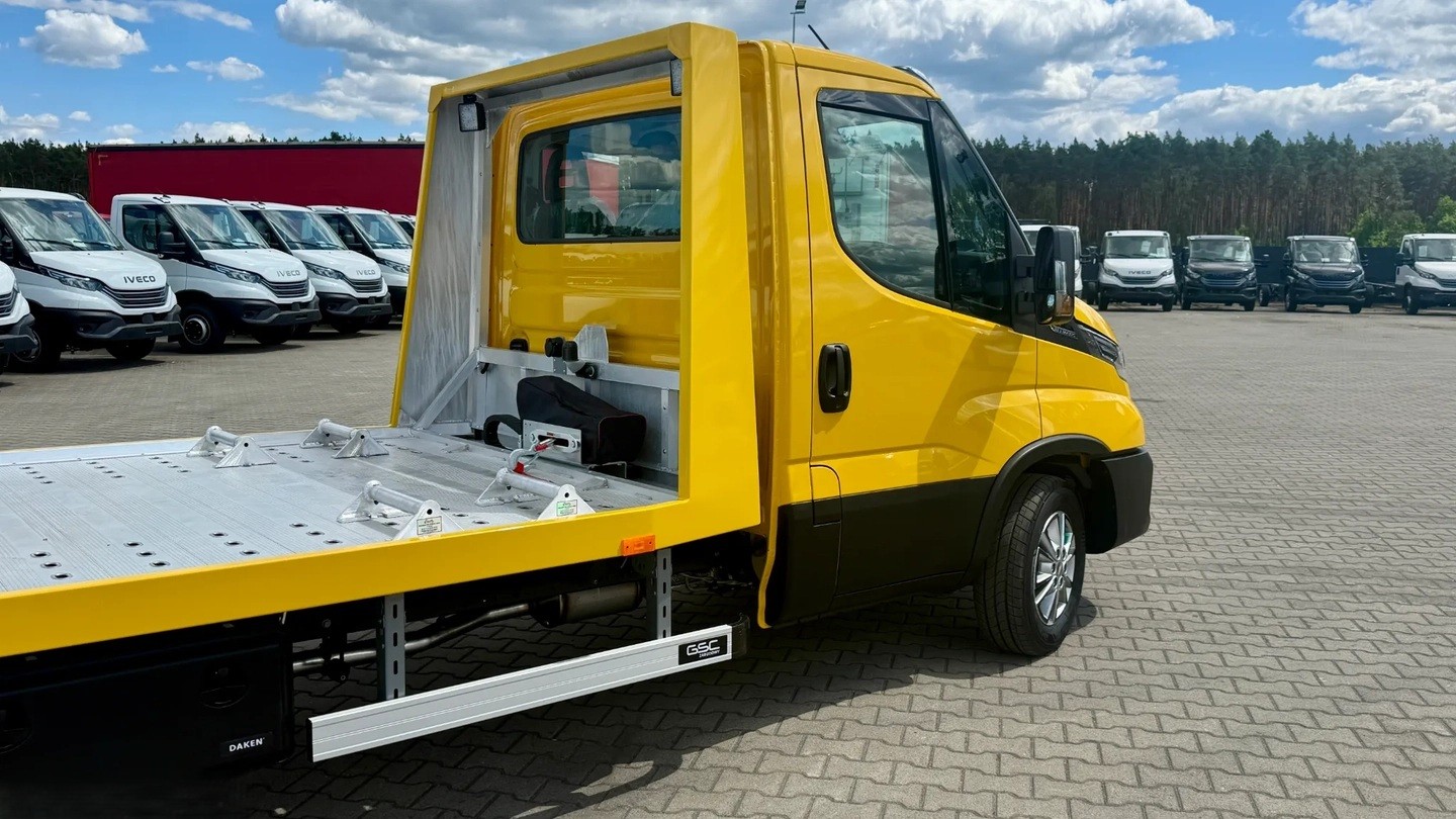IVECO 35 S 18H A8 Autotransporter-showroom-element-2