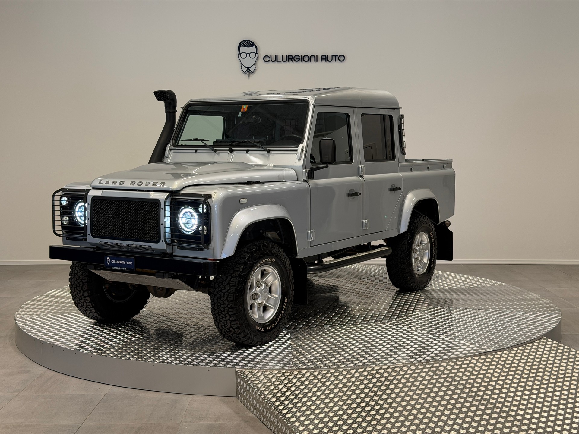LAND ROVER Defender 110