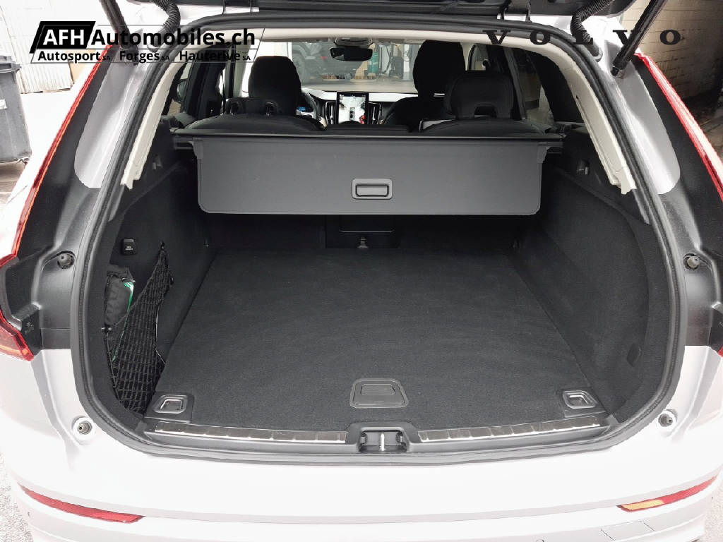 VOLVO XC60 2.0 T6 TE Plus Dark eAWD-image-17
