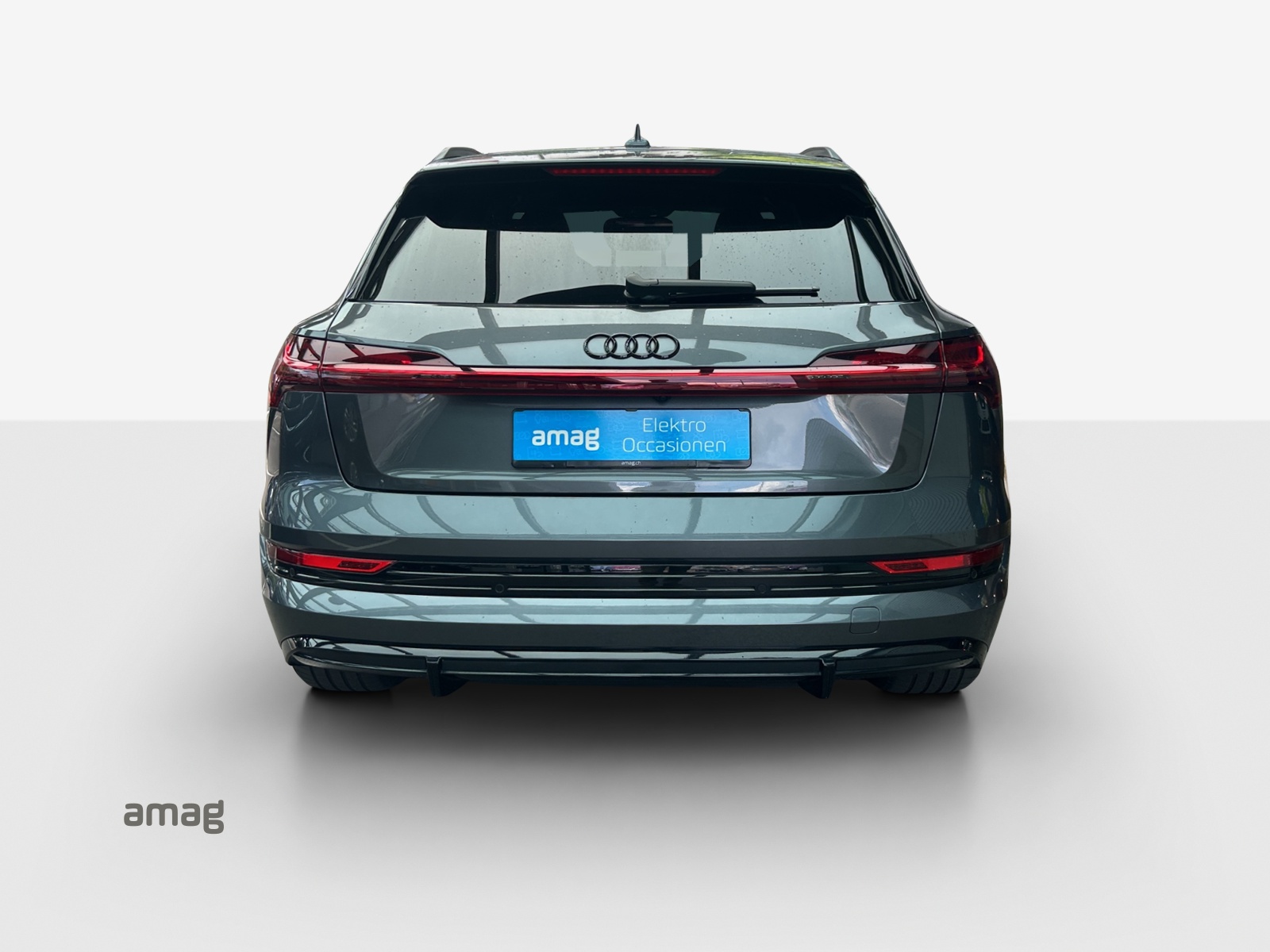 AUDI e-tron 55 S Line Black Edition quattro-showroom-element-3
