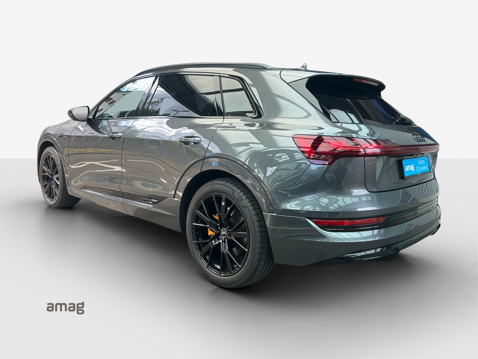 AUDI e-tron 55 S Line Black Edition quattro-showroom-element-2
