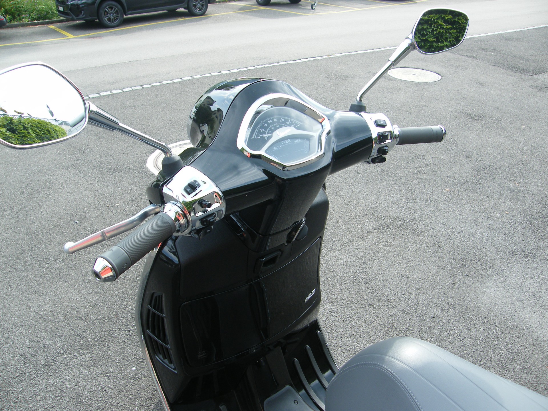 PIAGGIO Vespa GTS 125 ABS-image-8