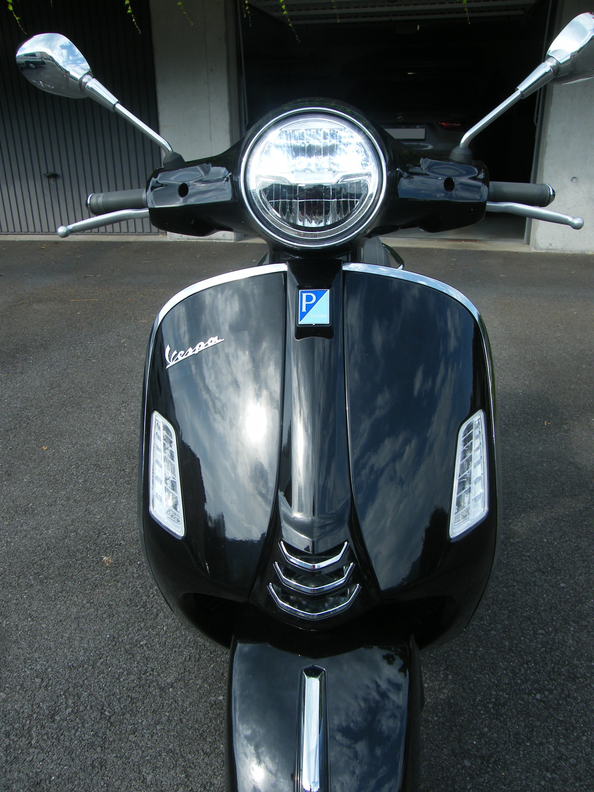 PIAGGIO Vespa GTS 125 ABS-image-2