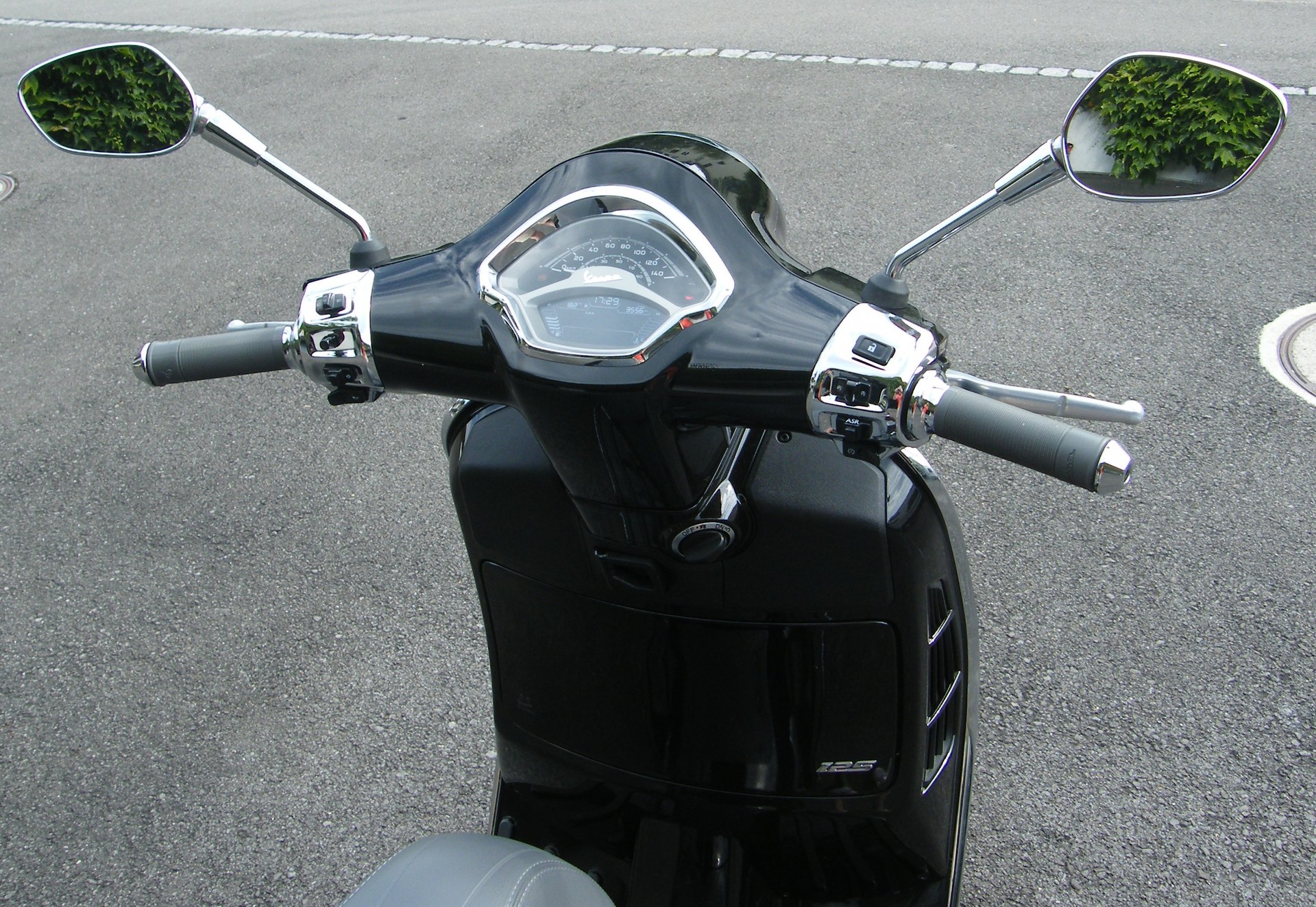 PIAGGIO Vespa GTS 125 ABS-image-15