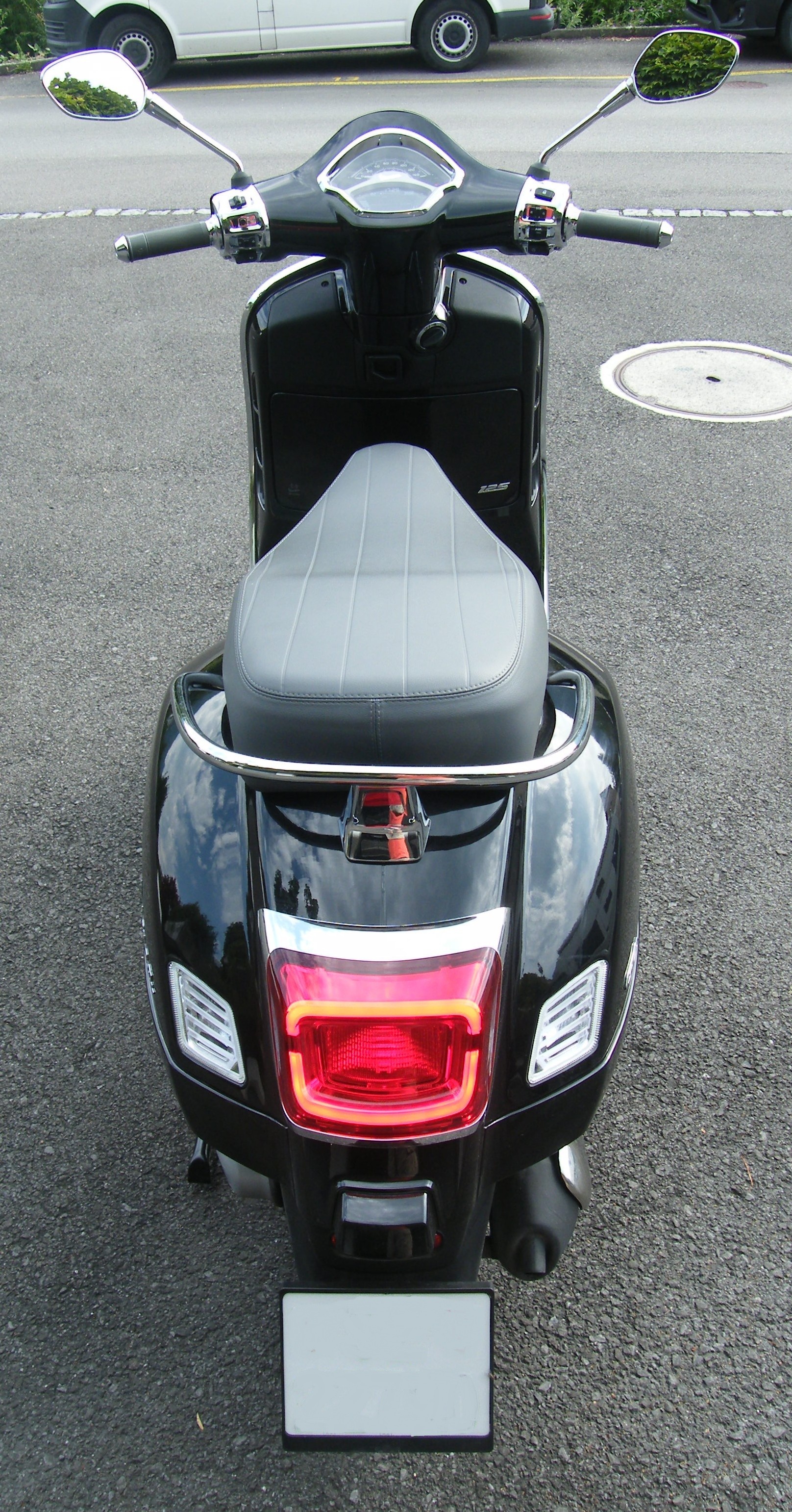 PIAGGIO Vespa GTS 125 ABS-image-12