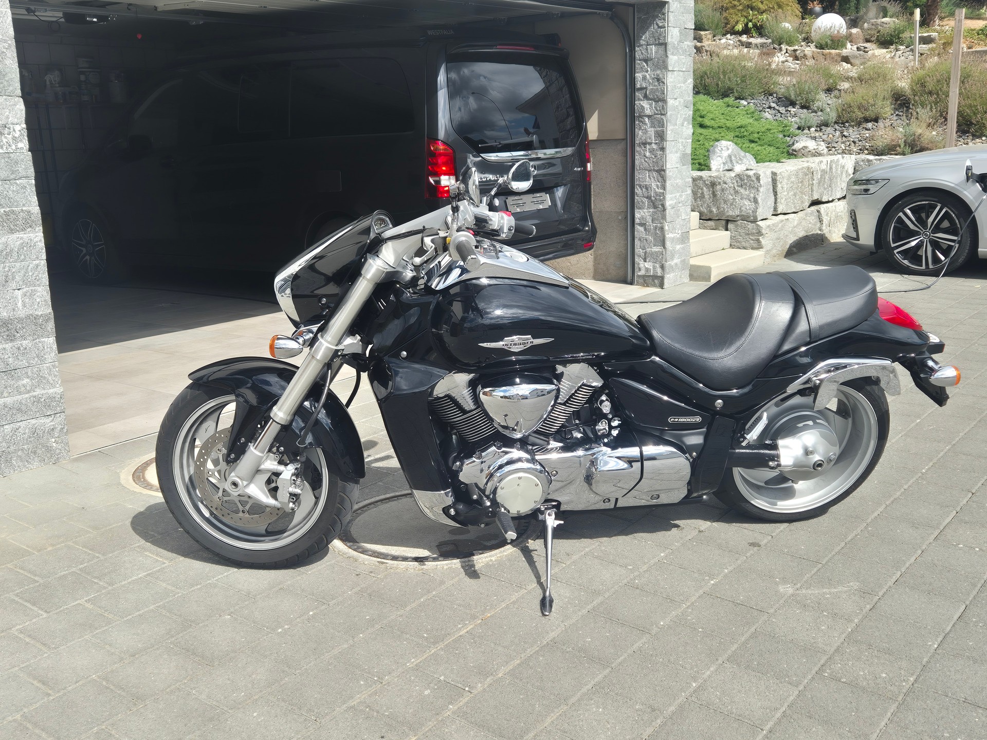 SUZUKI M1800R-image-1