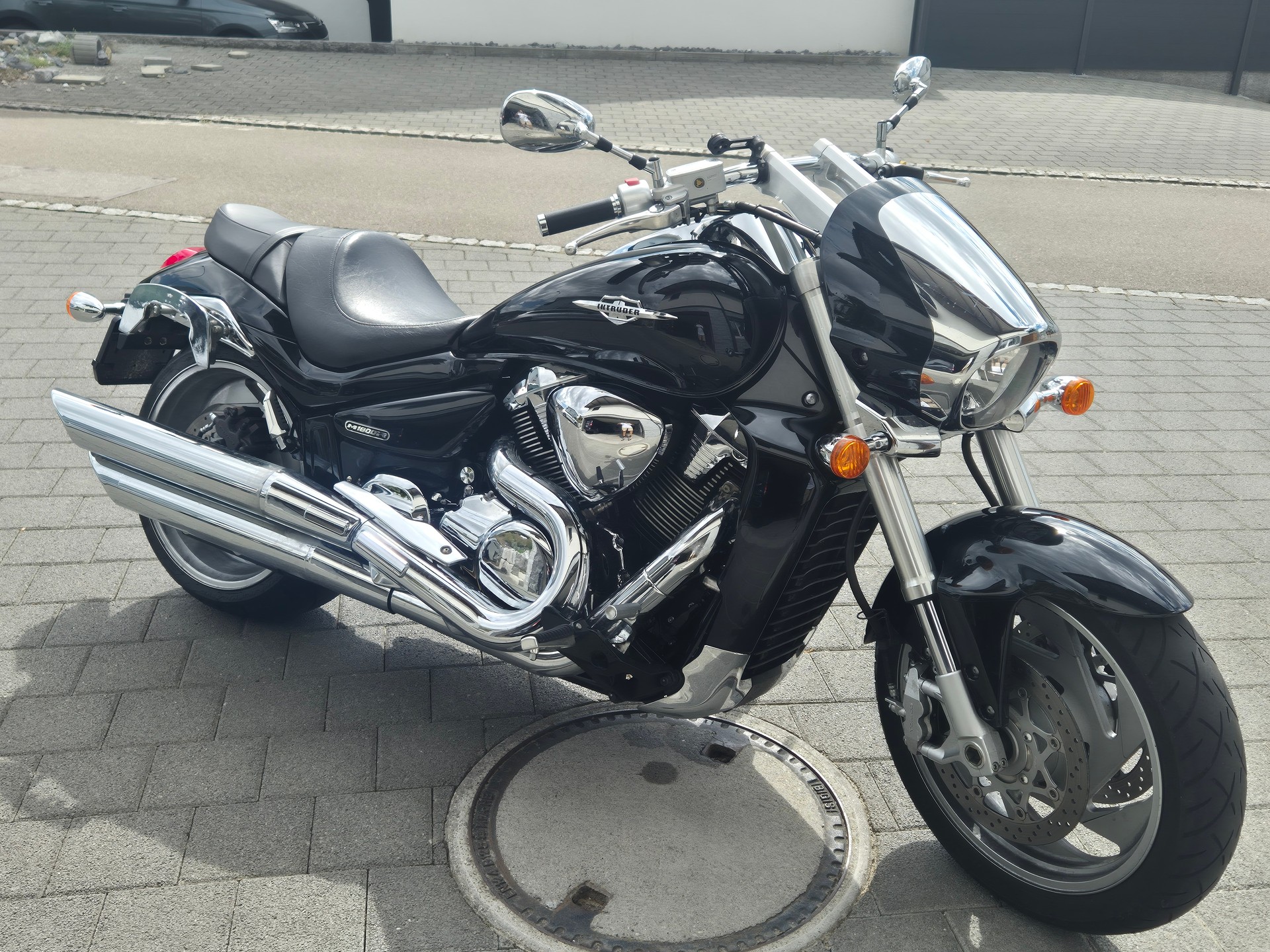 SUZUKI M1800R-image-0