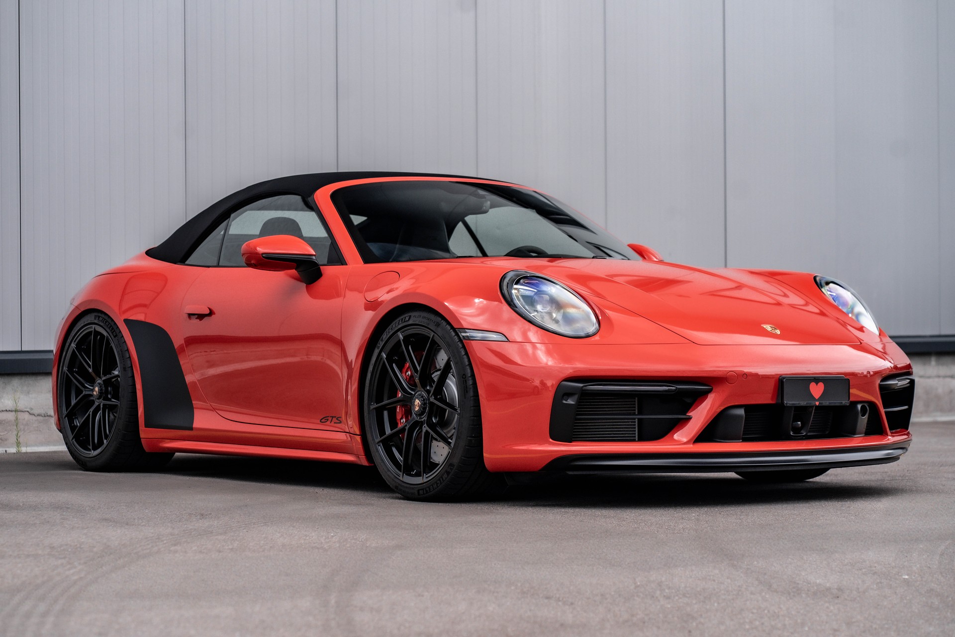 PORSCHE 911 Carrera GTS Cabriolet PDK * FRISCH AB MFK * LIEBHABERZUSTAND * NACHTSICHTASSISTENT * LIFTSYSTEM *-showroom-element-2