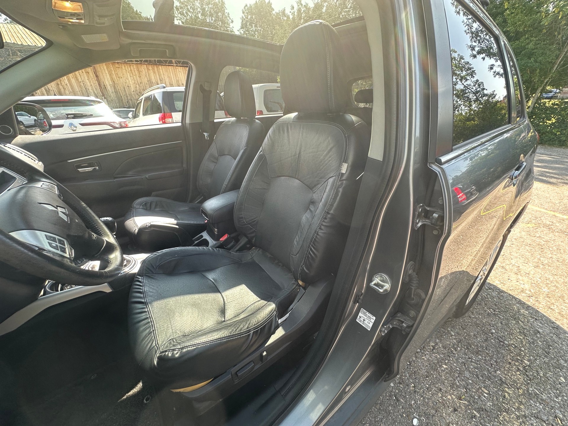 MITSUBISHI ASX 1.8 DID Navigator 4WD-image-7