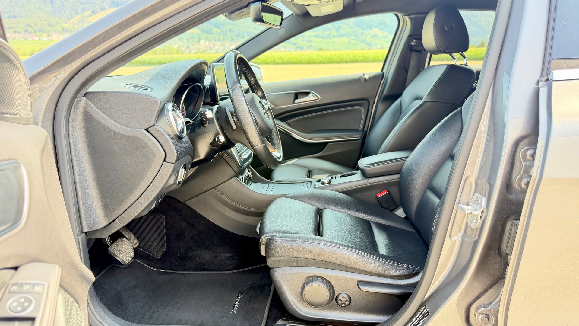 MERCEDES-BENZ A 220 Style 4Matic 7G-DCT-image-10