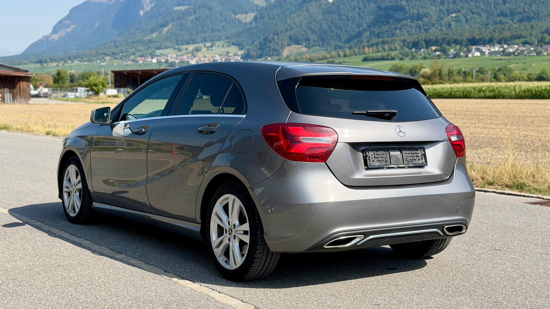 MERCEDES-BENZ A 220 Style 4Matic 7G-DCT-showroom-element-2