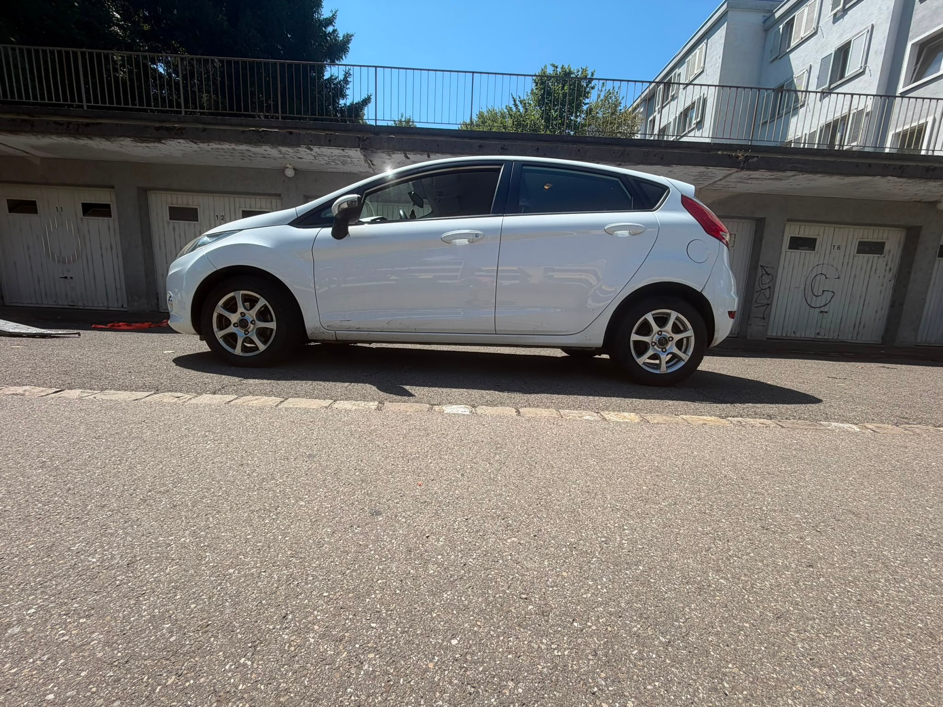 FORD Fiesta 1.6 16V TDCi Trend-image-4