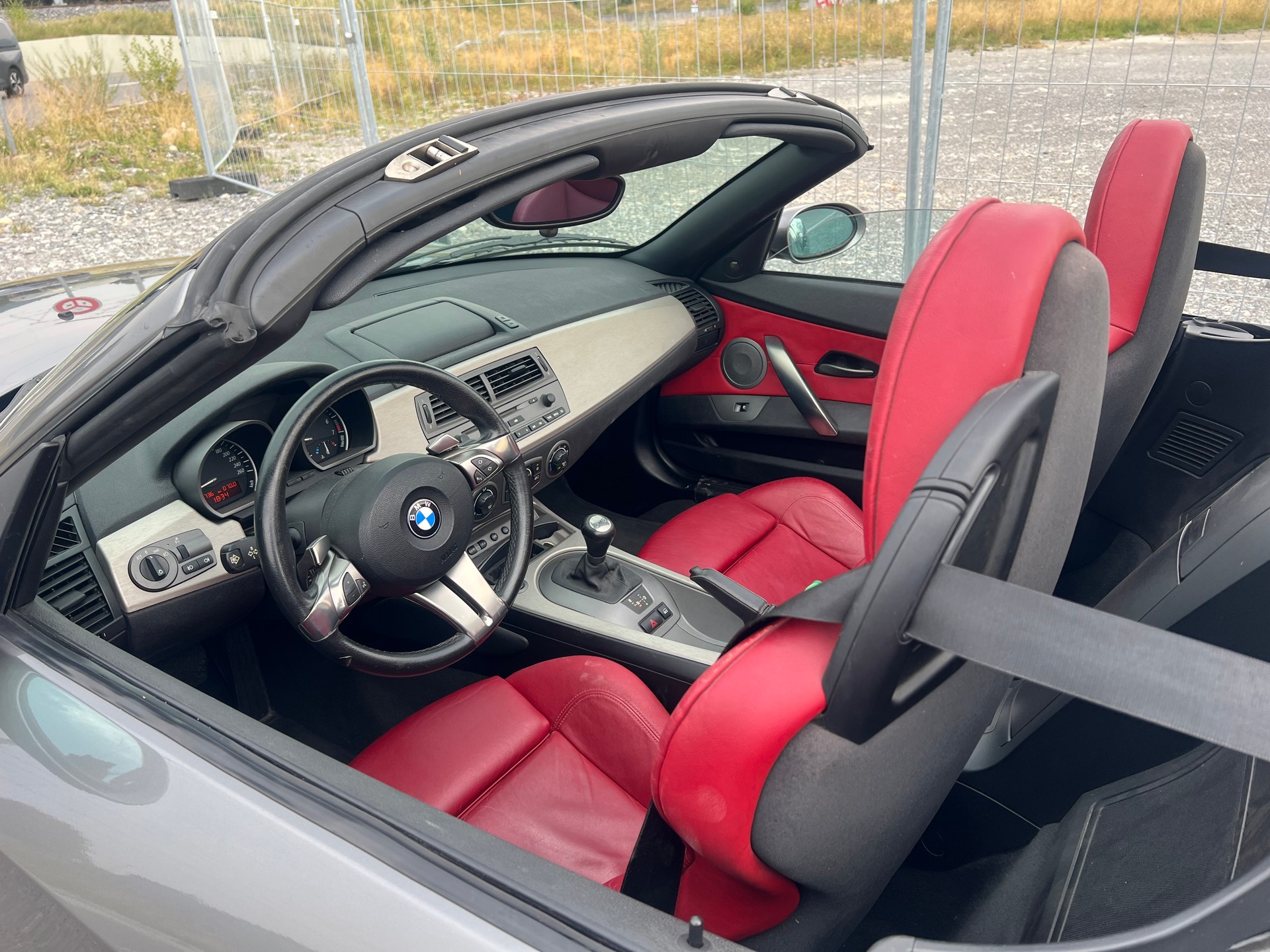 BMW 3.0i-image-4
