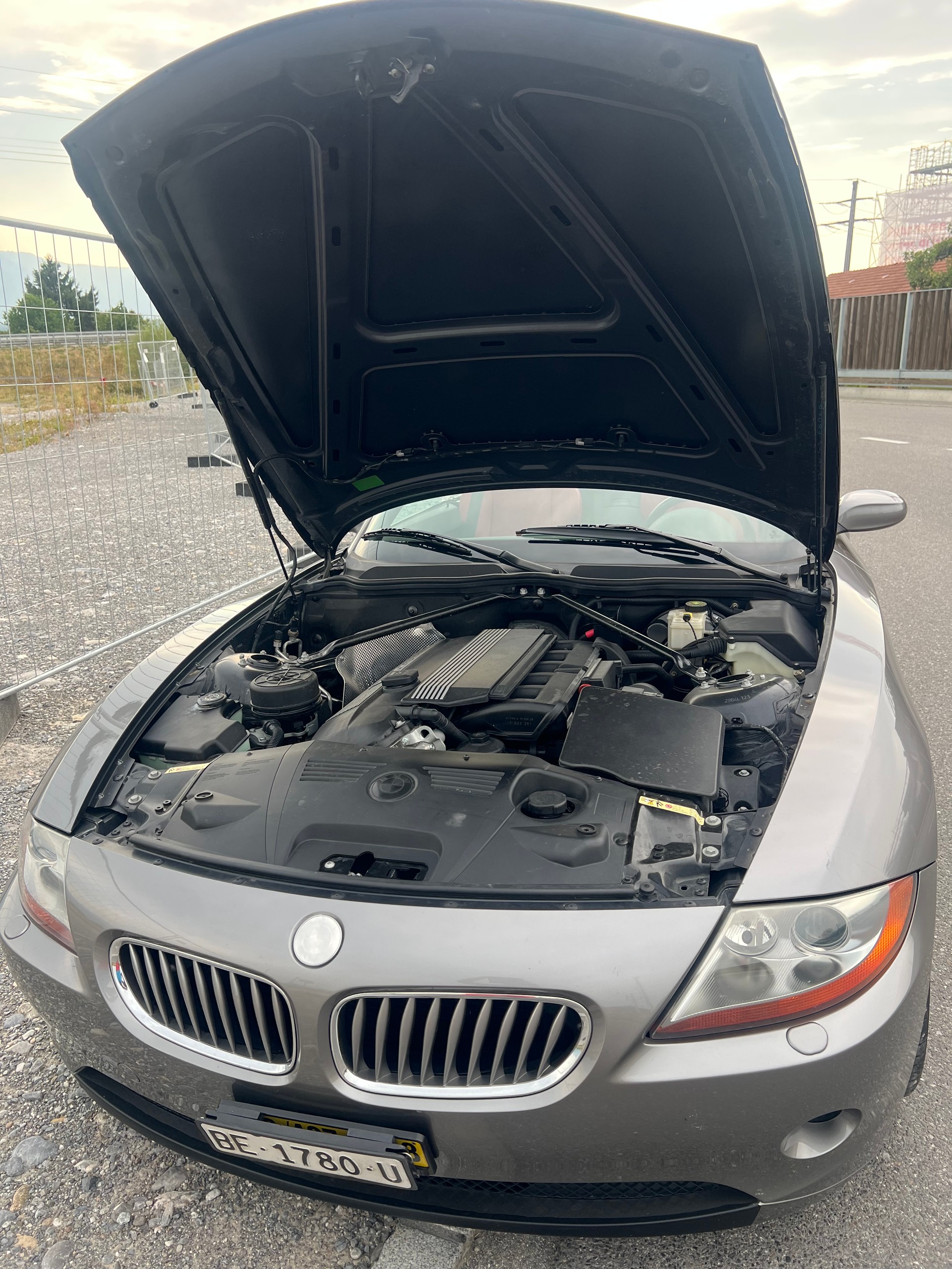 BMW 3.0i-image-5