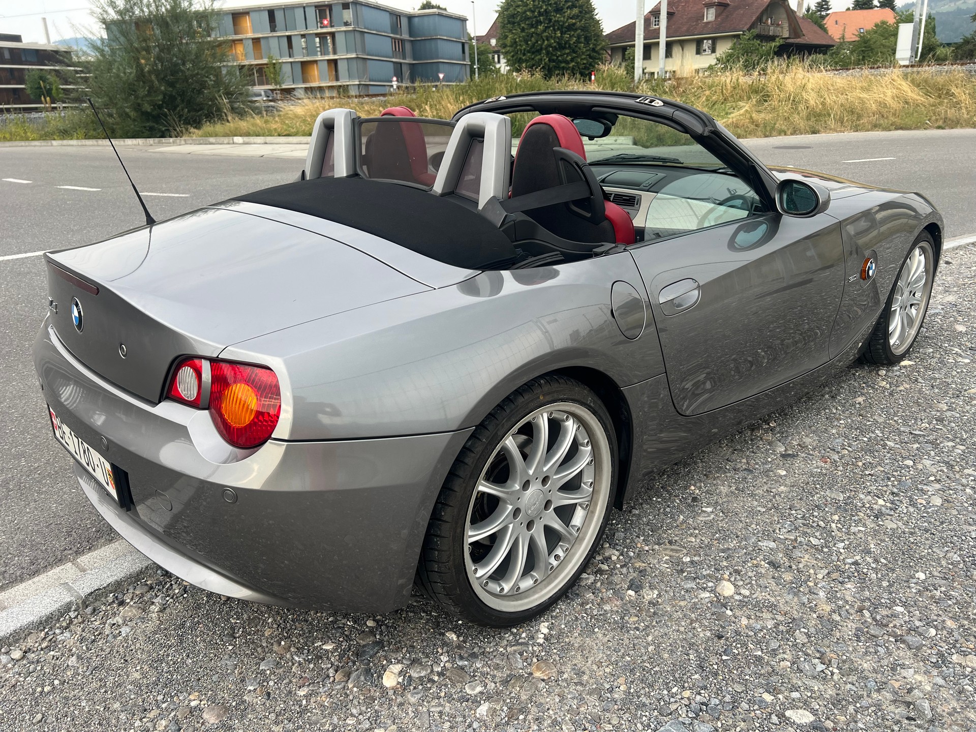BMW 3.0i-image-3
