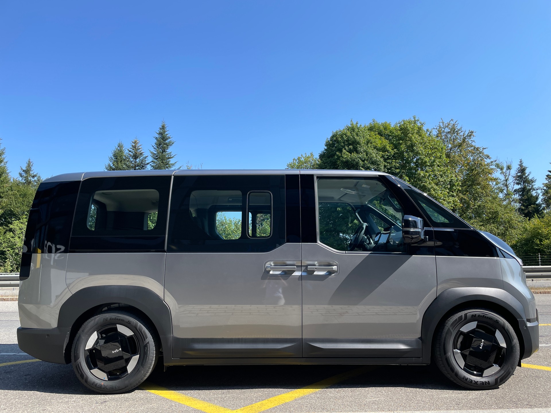 KIA PV5 71.2 kWh Elite mit AHK-showroom-element-3