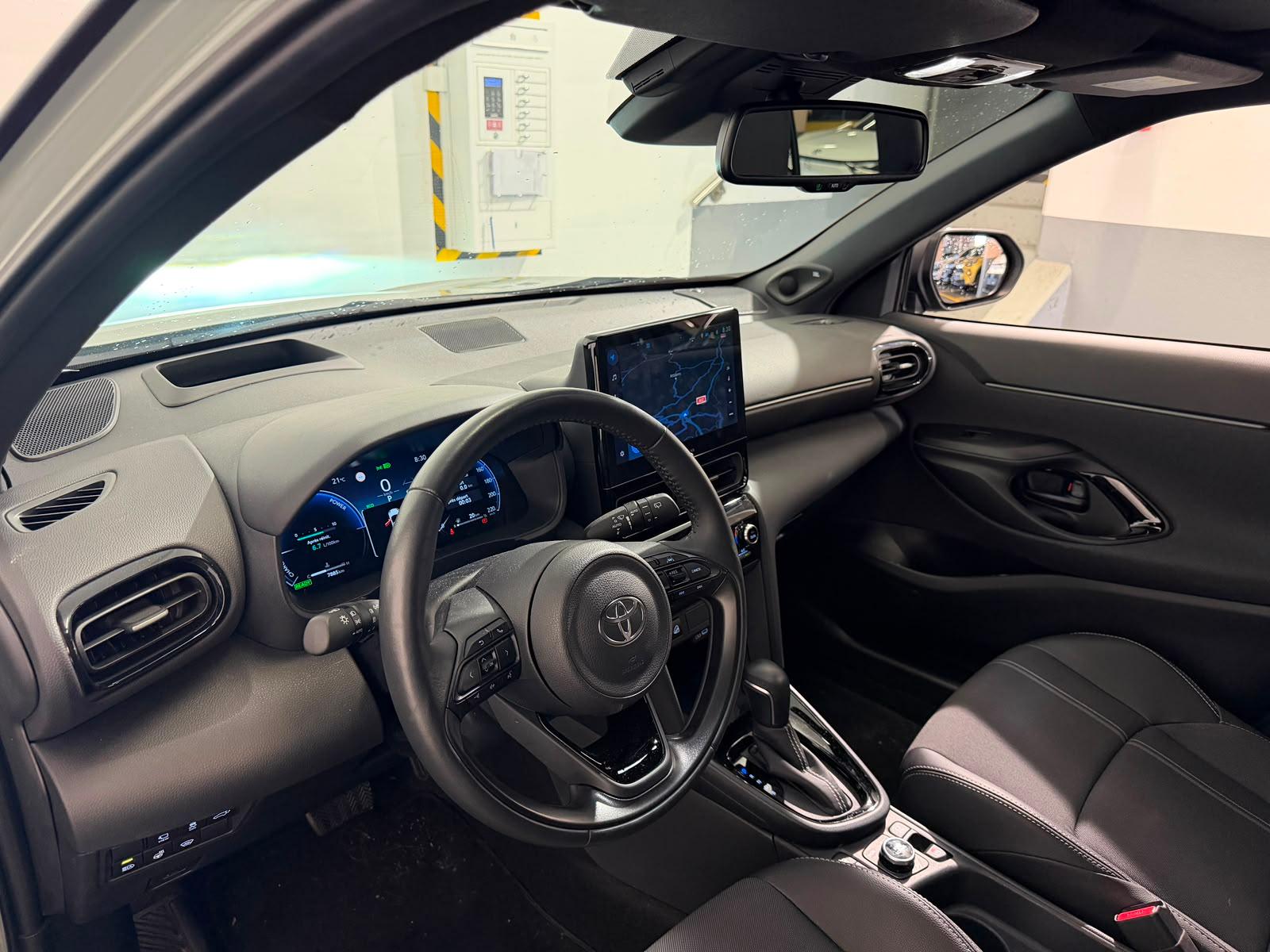 TOYOTA Yaris Cross 1.5 VVT-i HSD Premiere Edition AWD-i-image-4