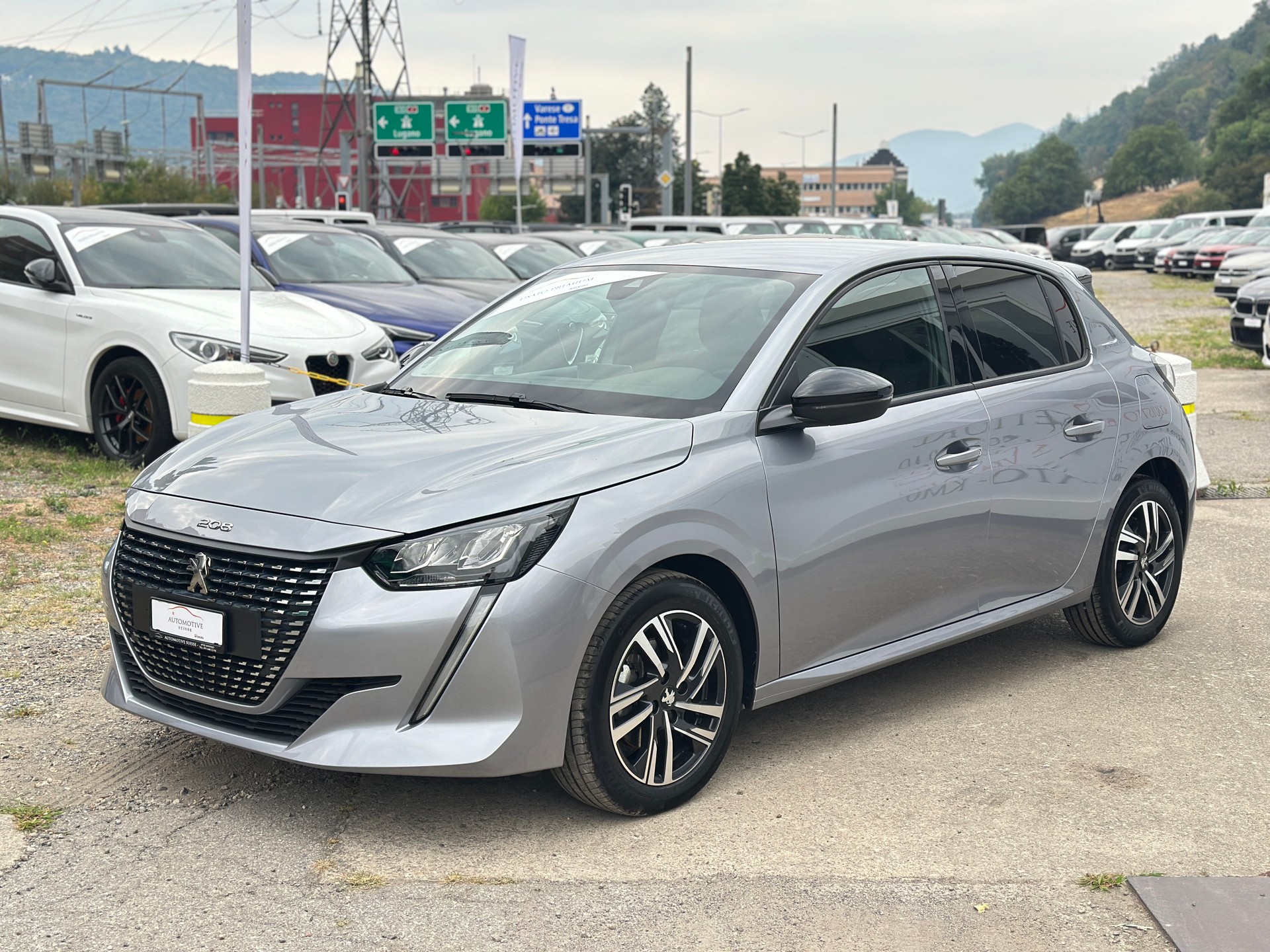 PEUGEOT 208 1.2 PureTech Allure EAT8-image-1
