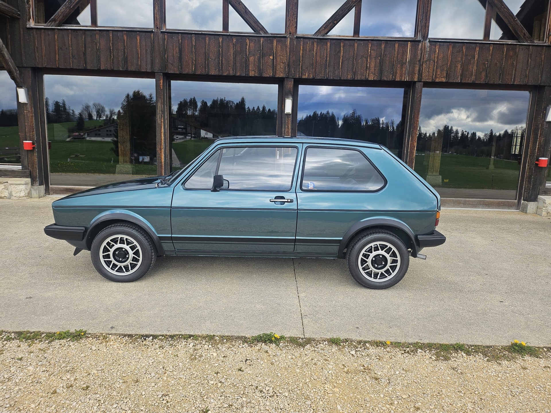 VW GOLF 1800 GTI ORIGINAL VETERANENFAHRZEUG EXPERTISE VETERAN EN BON ETAT-image-3