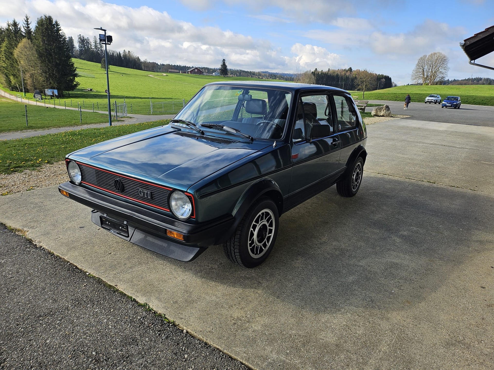 VW GOLF 1800 GTI ORIGINAL VETERANENFAHRZEUG EXPERTISE VETERAN EN BON ETAT-image-1