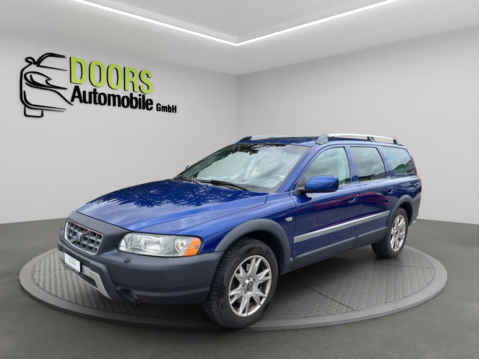 VOLVO XC70 2.5T AWD Momentum-showroom-element-2
