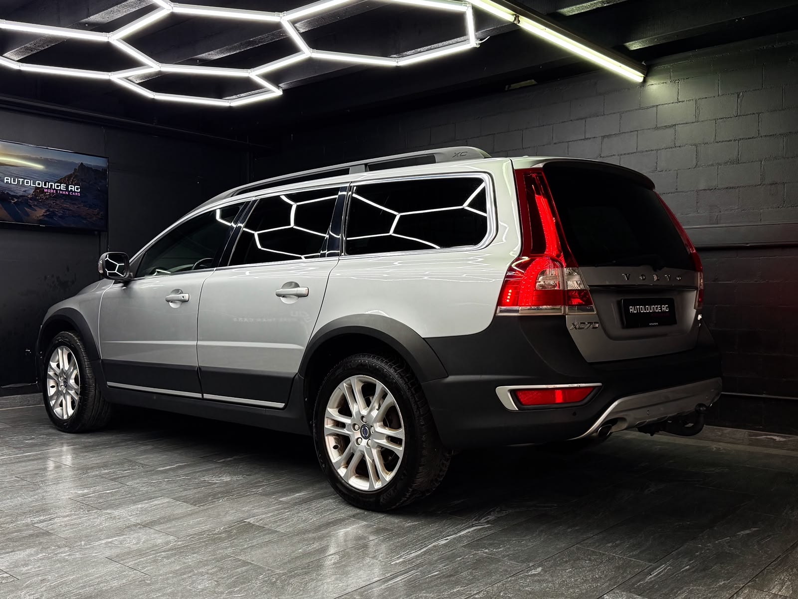 VOLVO XC70 D5 AWD *AHK* Kinetic Dynamic Edition Geartronic-showroom-element-3
