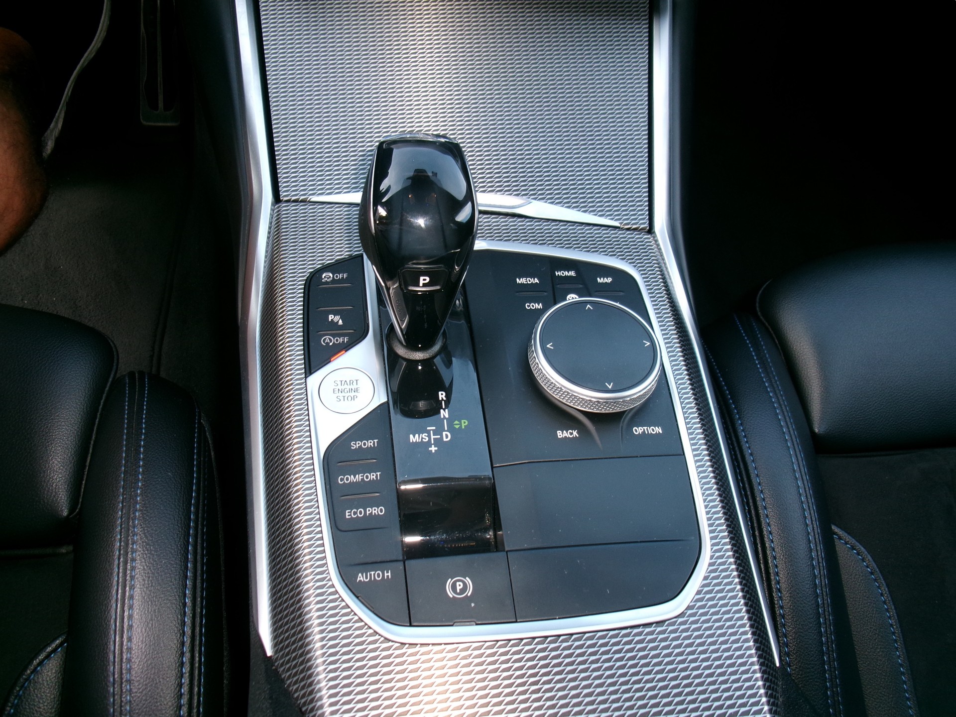 BMW 320d xDrive Touring M Sport Steptronic-image-9