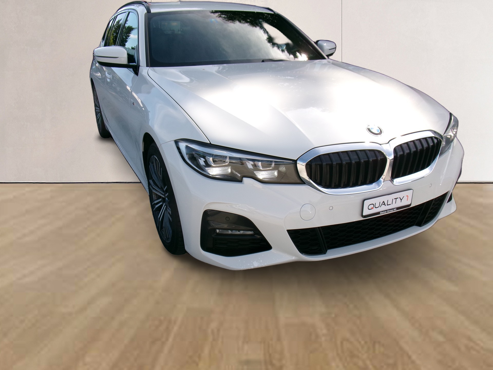 BMW 320d xDrive Touring M Sport Steptronic-showroom-element-1